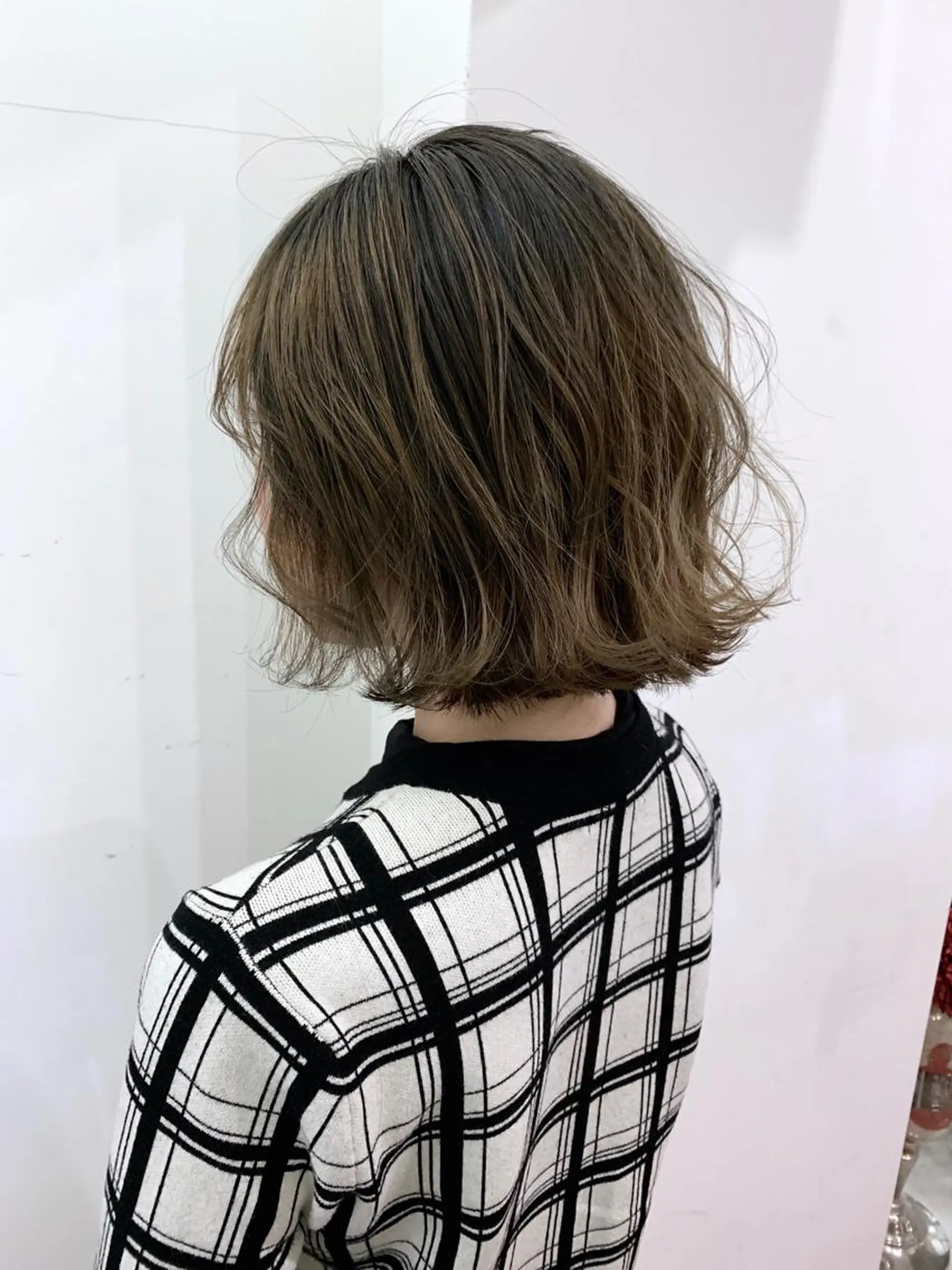 ミディアム カラー 透明感カラー エクステ（レミー毛） NINEのヘアスタイル
