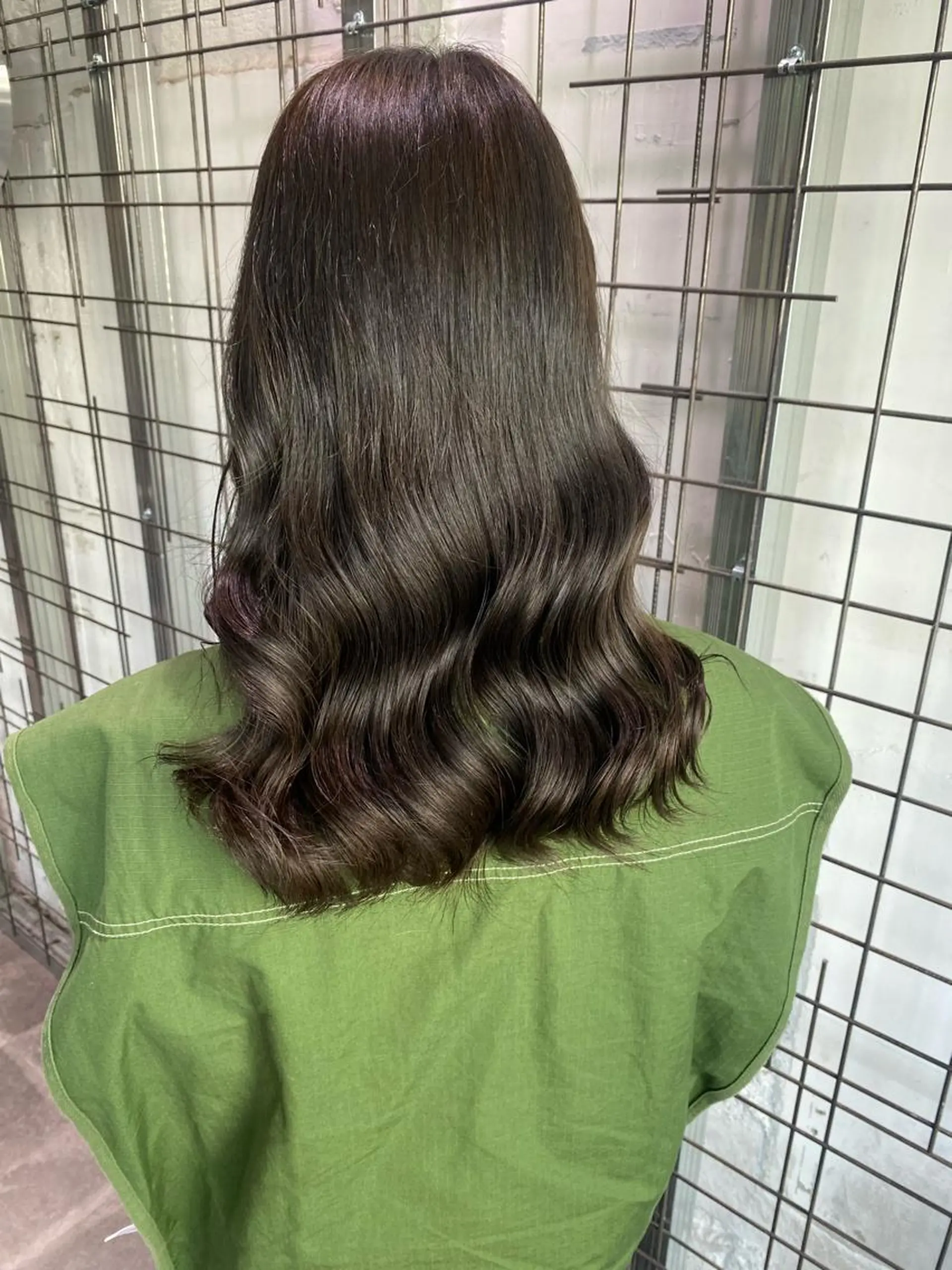 カラー グレージュ オリーブグレージュ オリーブグレー カット ヘアカラー AYANE 韓国ヘア /レイヤーカットのヘアスタイル