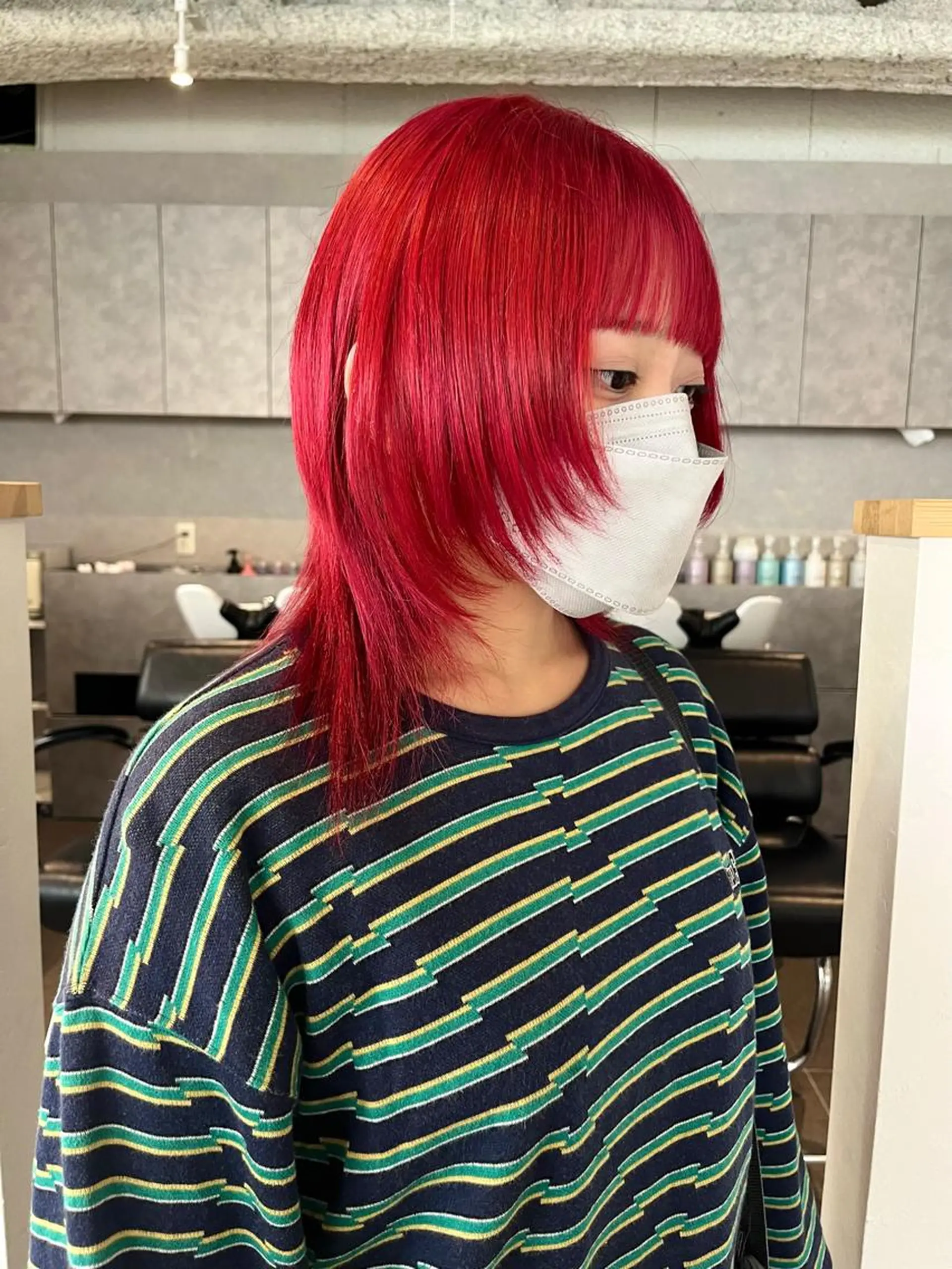 ミディアム カラー ハイトーンカラー レッドカラー ウルフカット カット ヘアカラー トリートメント 桃果 momokaのヘアスタイル