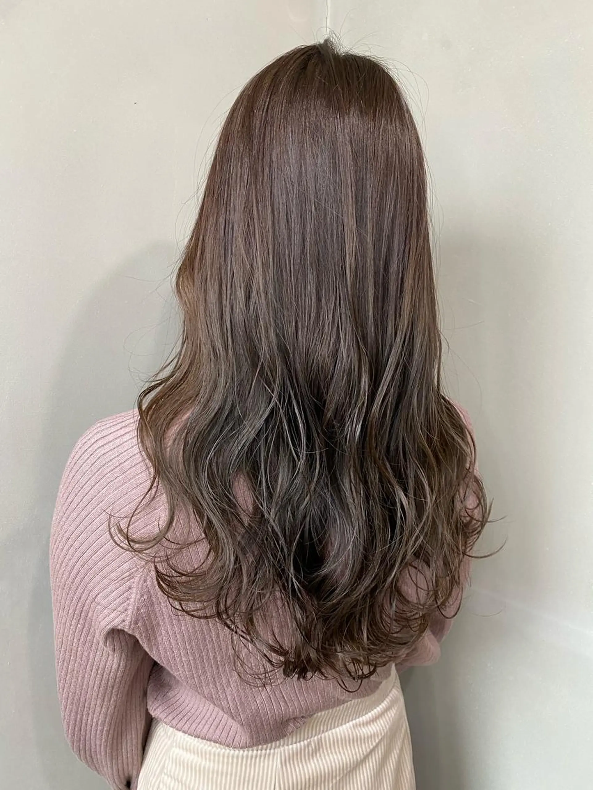 ロング カラー カット ヘアカラー 畑中 愛梨のヘアスタイル