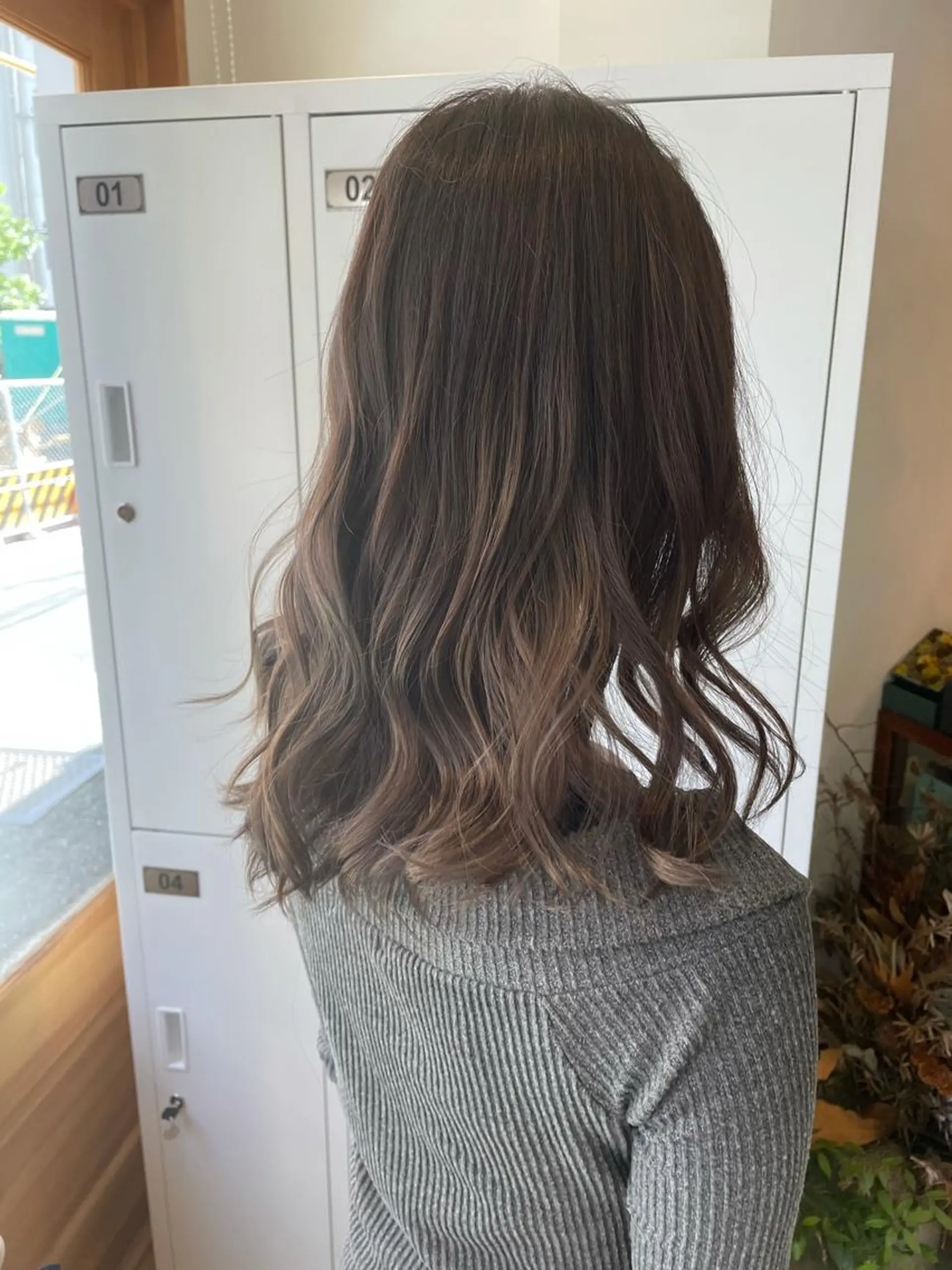 ミディアム カラー ブリーチ グレージュ ラベンダーカラー ラベンダーグレージュ ラベンダーグレー カット ヘアカラー トリートメント 中目黒🌼 🌼ハナのヘアスタイル