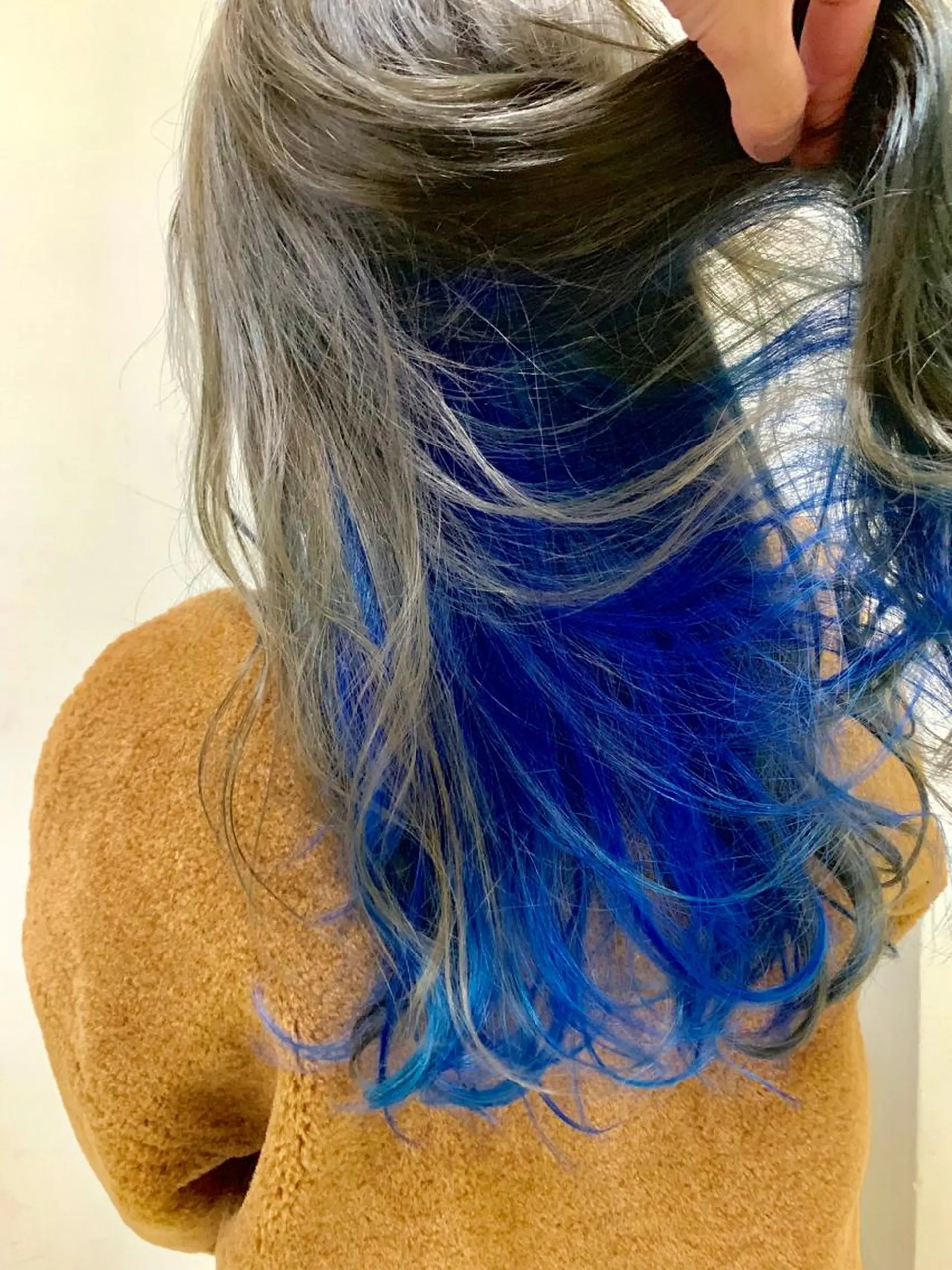 ロング カラー ブルーカラー グレージュ ヘアカラー 🌈 DAIKI 🌈のヘアスタイル