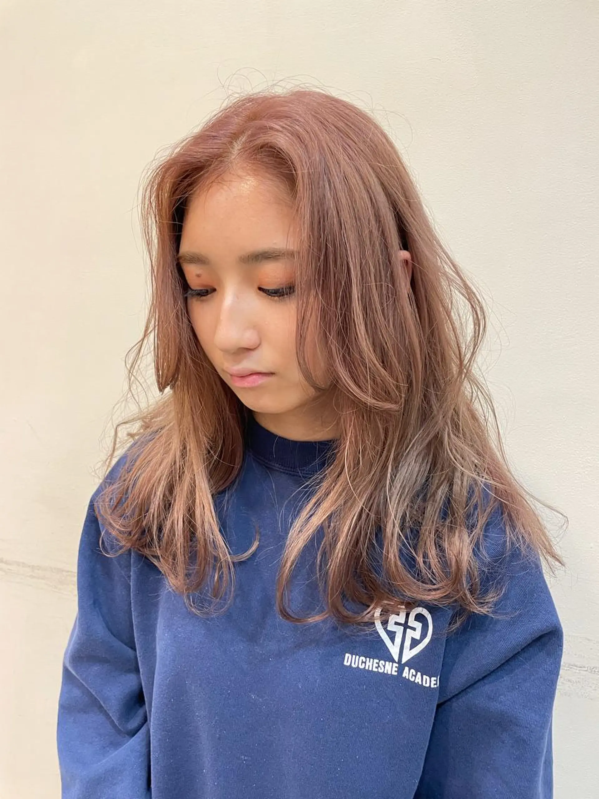 ロング カラー ベージュカラー ピンクカラー ピンクベージュ 佐藤 来輝のヘアスタイル