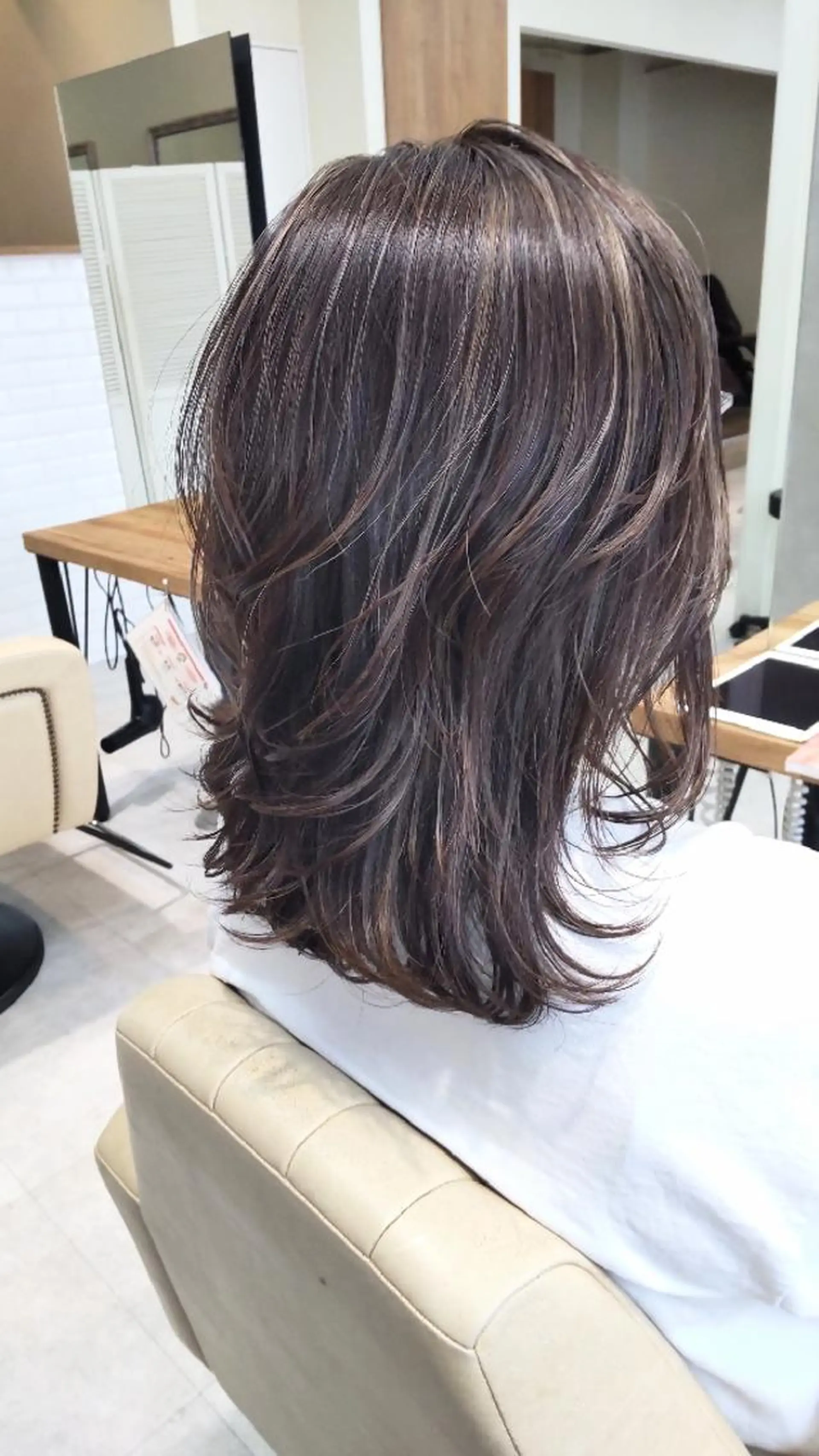 ミディアム ミディアムレイヤー レイヤーカット カット ヘアカラー トリートメント 北村 恵美のヘアスタイル