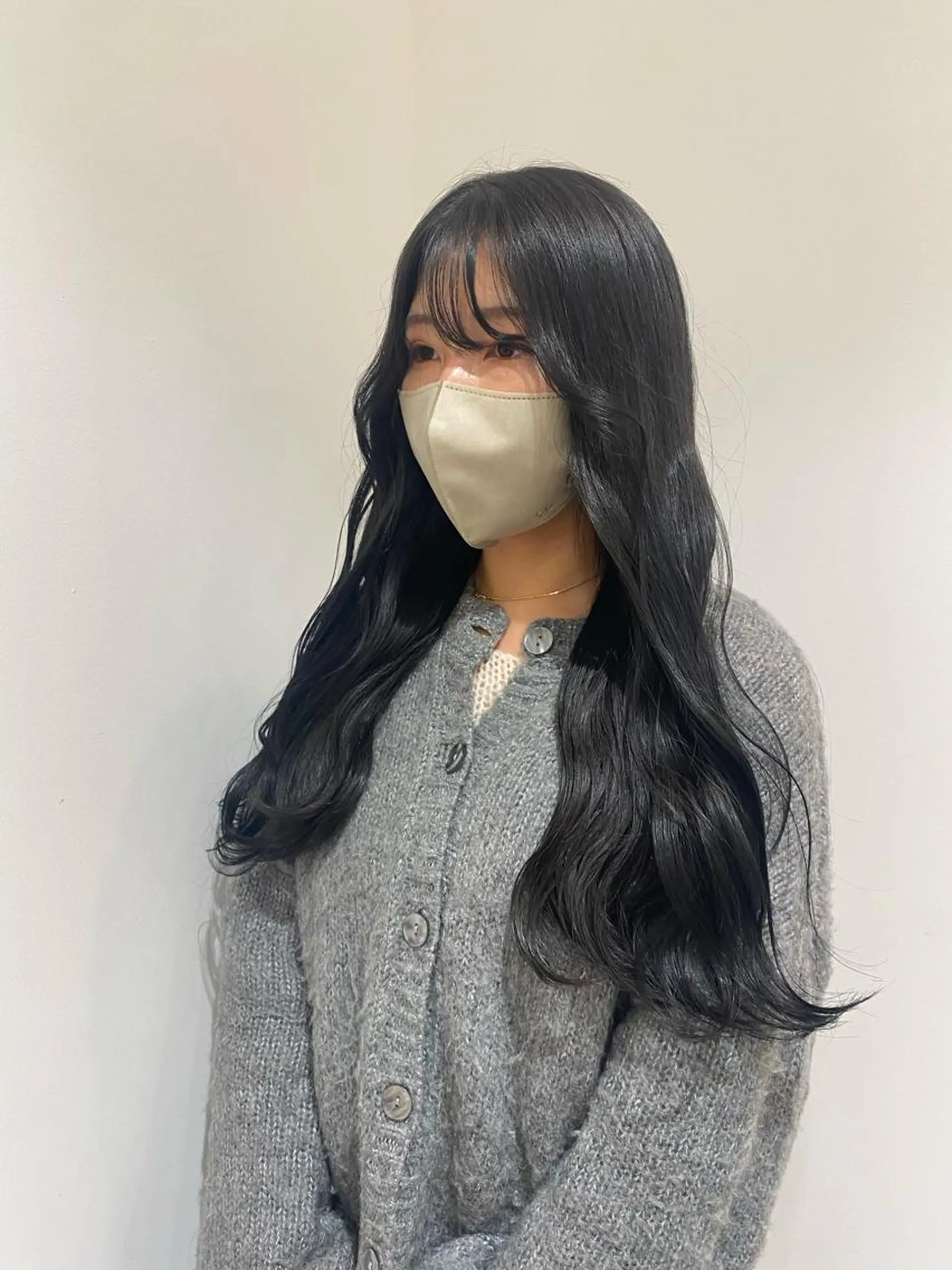 ロング カラー 黒髪 ブルーカラー ブルーブラック ブラウンカラー yunica 半個室女性専用サロン【yunica】所属・yunica Momokaのヘアスタイル