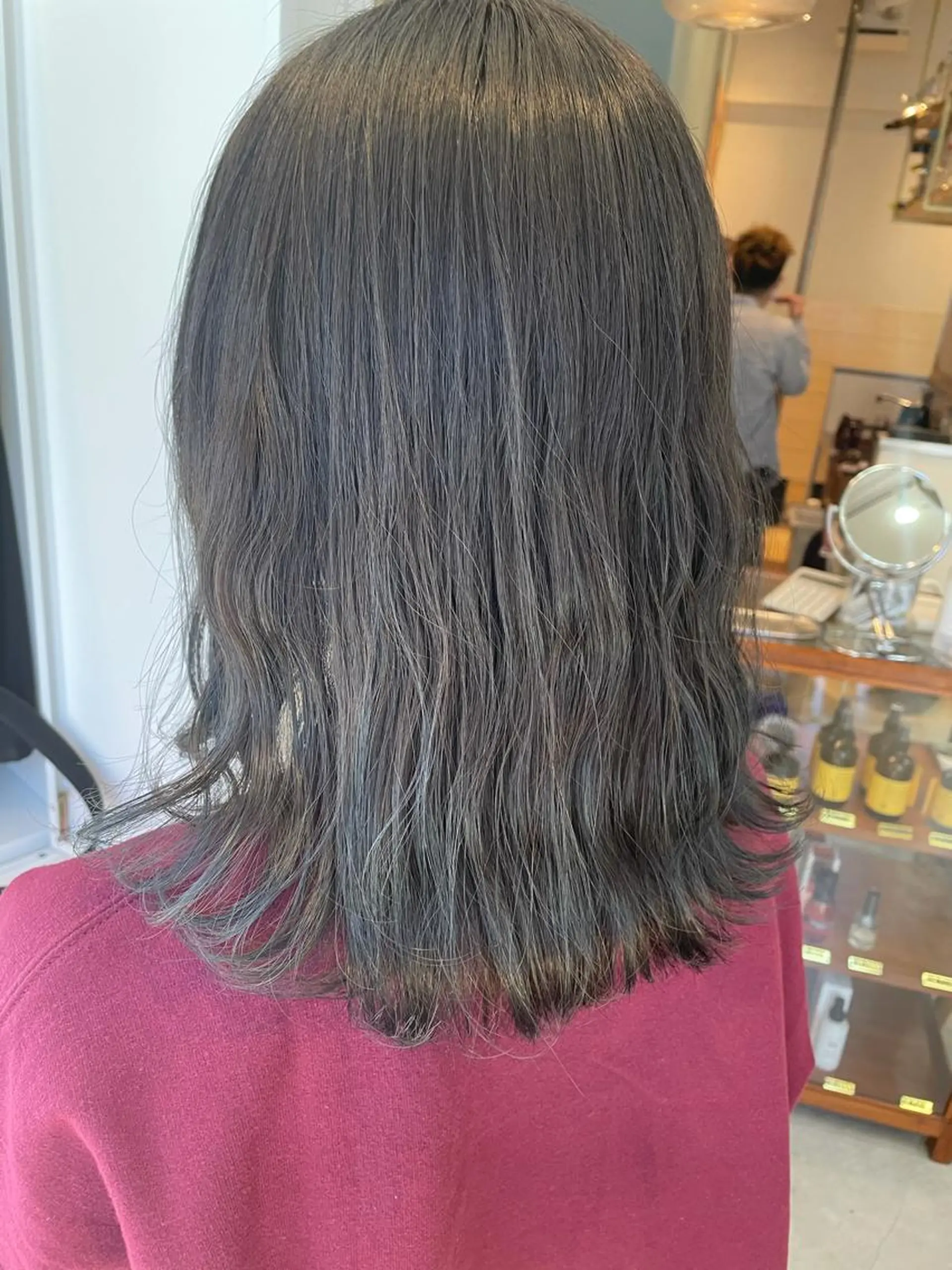 ミディアム カラー アッシュ ブリーチ ブルーカラー ブルーアッシュ ブリーチなしカラー 中目黒🌼 🌼ハナのヘアスタイル