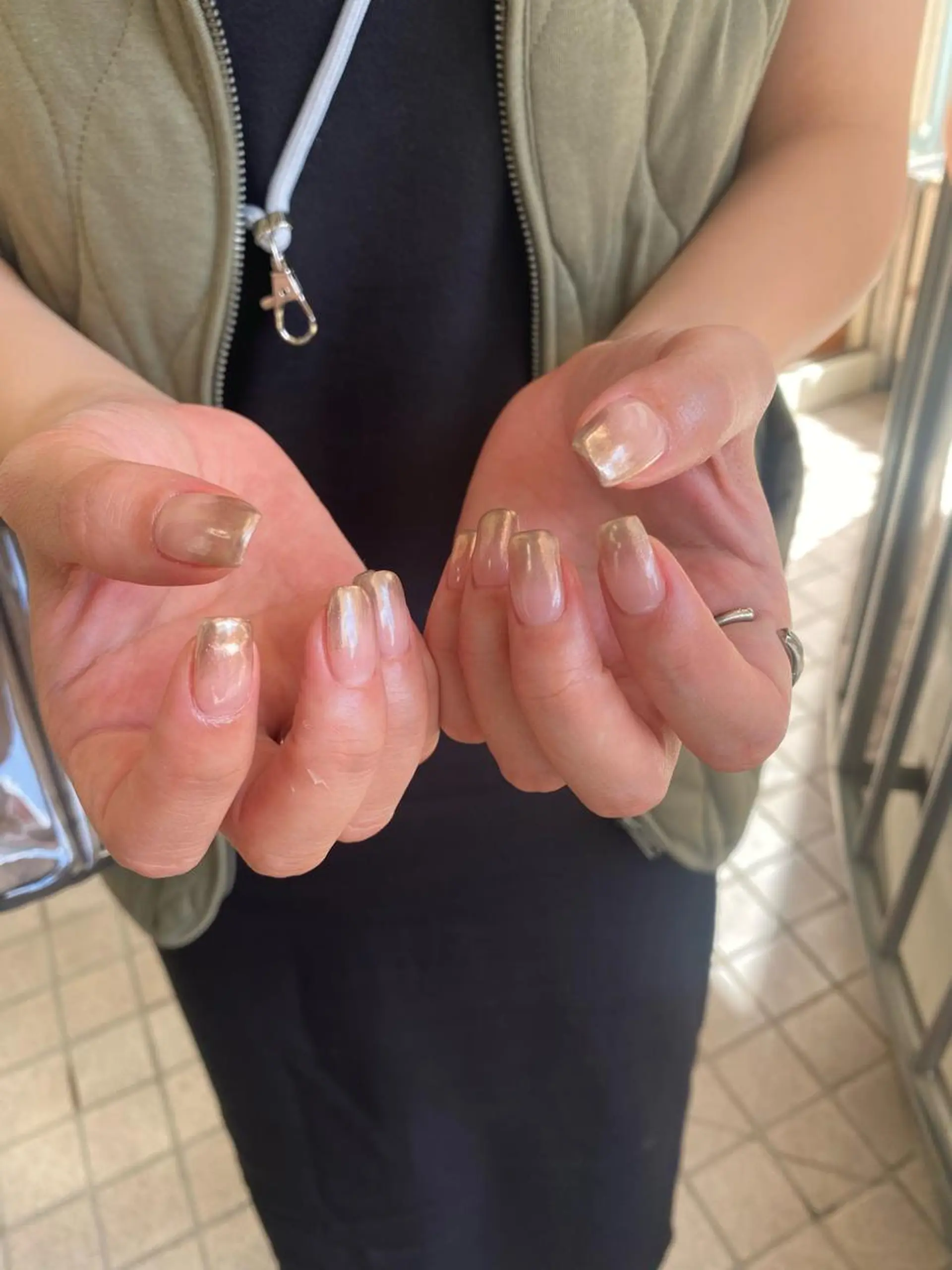 ネイル カジュアル ミラーネイル nable.所属・望月 実莉のネイルデザイン