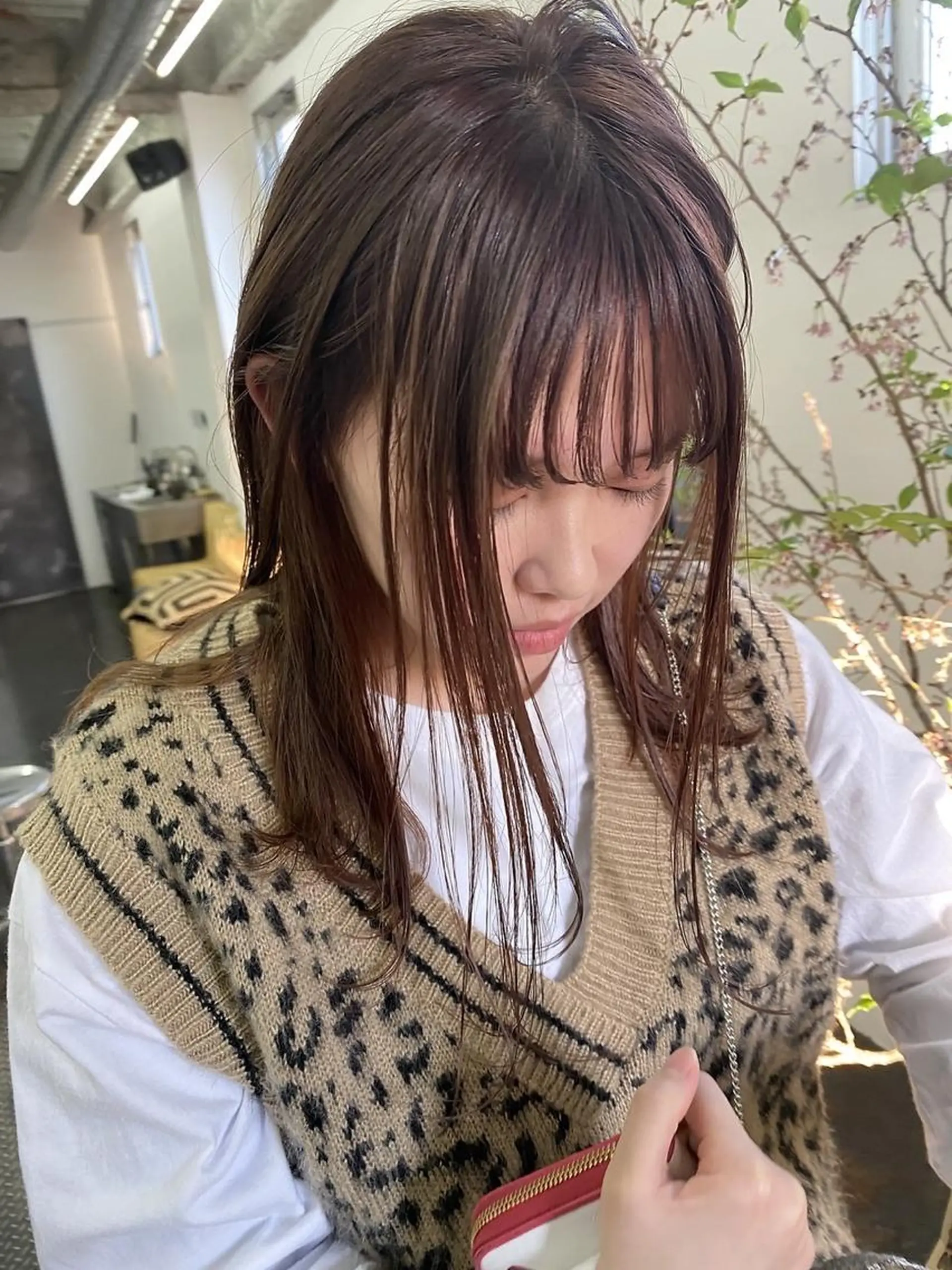 セミロング カラー ヘアカラー トリートメント ハイライト /イヤリングカラーのヘアスタイル