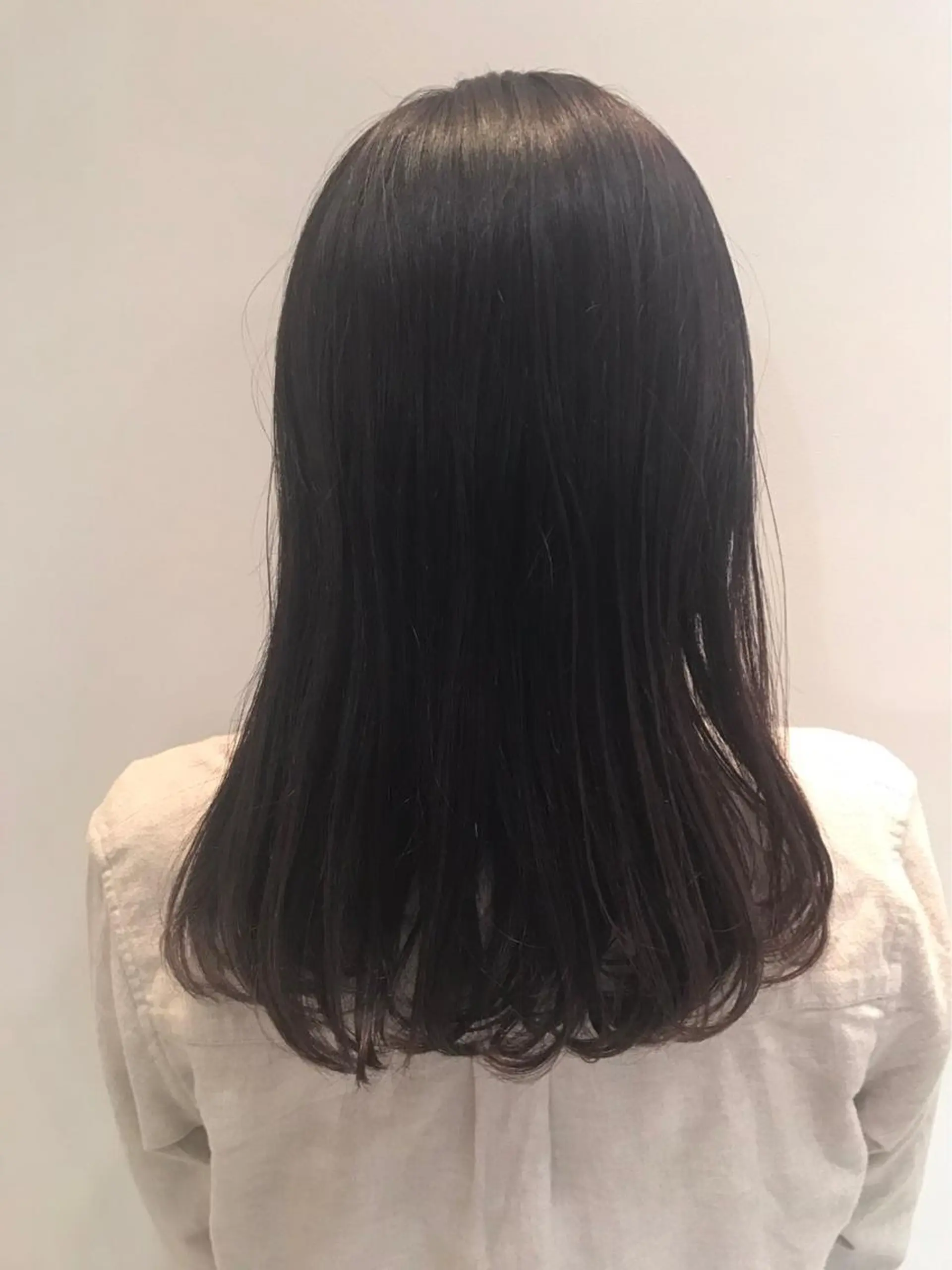 ミディアム カラー ブラウンカラー ダークブラウン ローズカラー 坂田 友梨奈のヘアスタイル