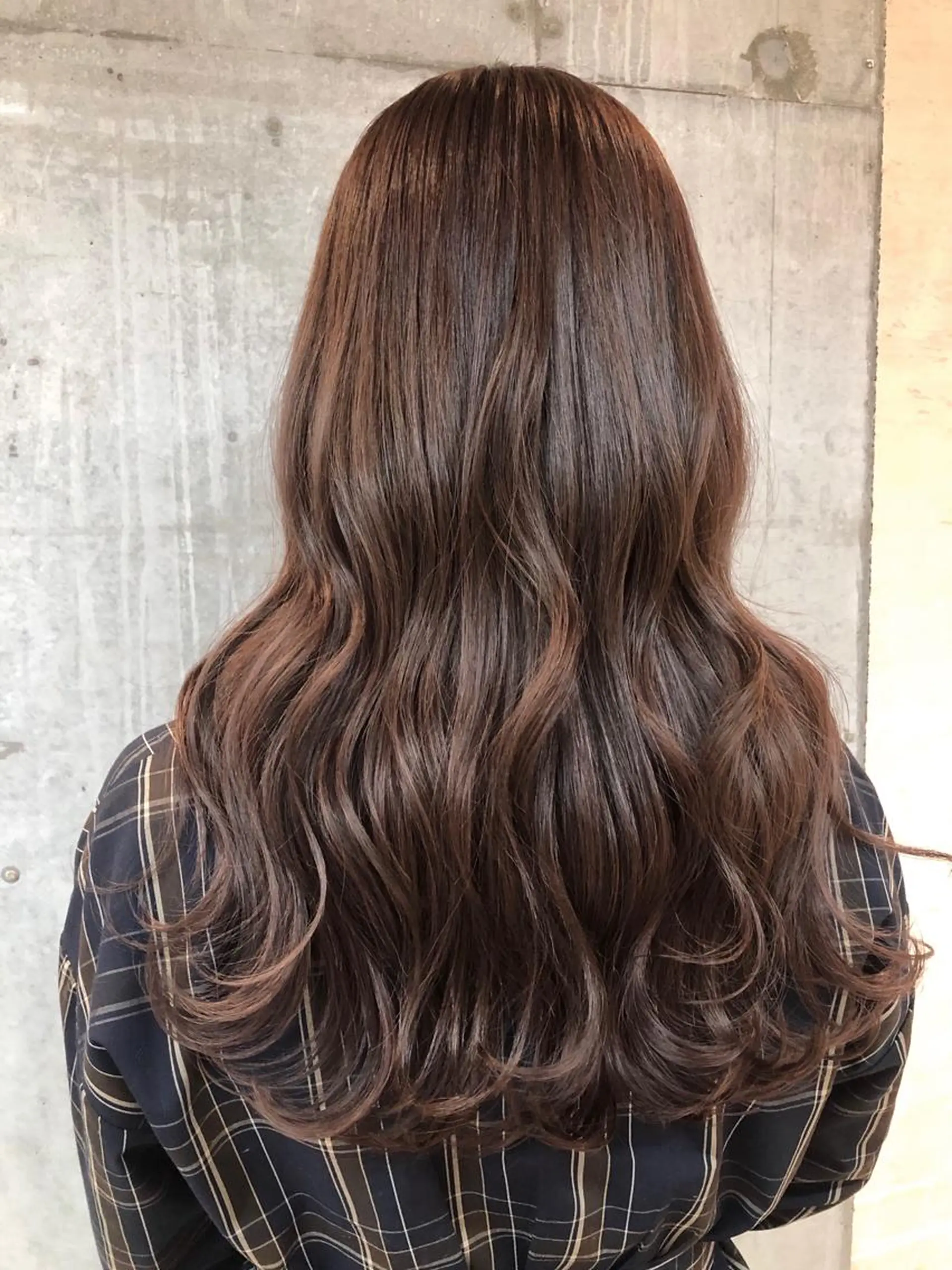 ロング カット ヘアカラー 女性に人気♪ はやしほのかのヘアスタイル