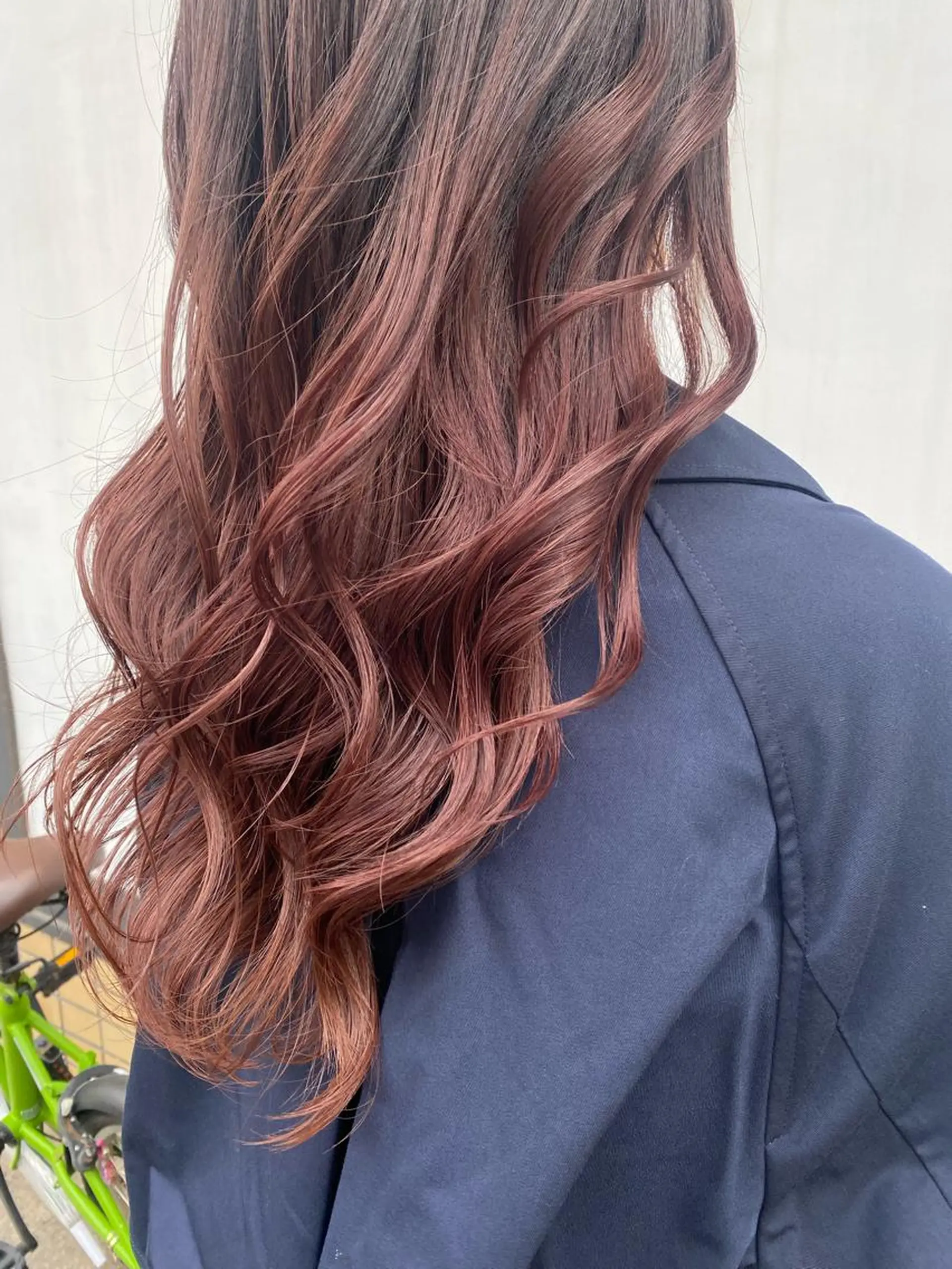 セミロング 小林 朋花のヘアスタイル