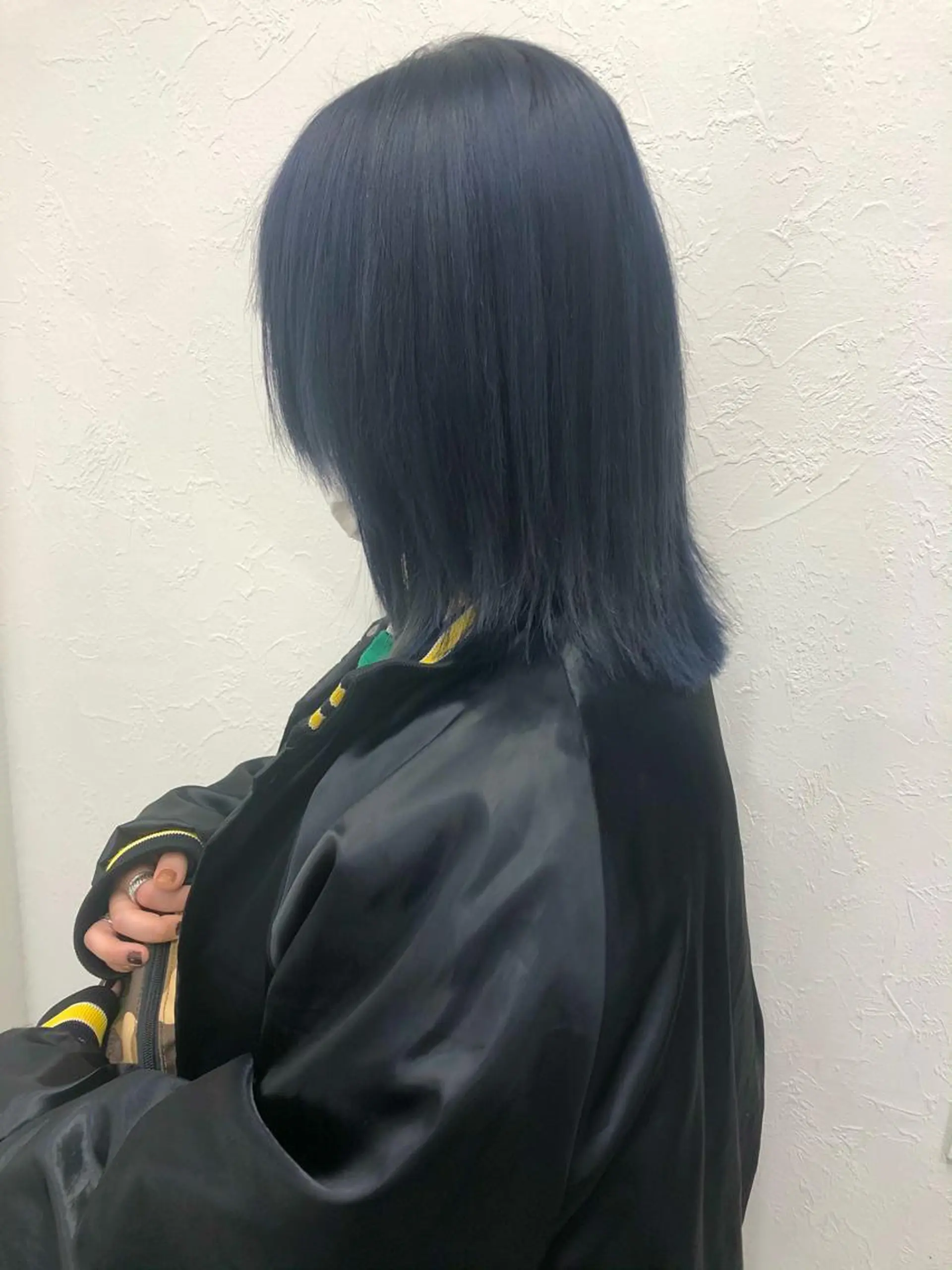 ミディアム カラー ネイビーカラー ウルフカット 2nd所属・🤍2nd🤍田所 美希のヘアスタイル