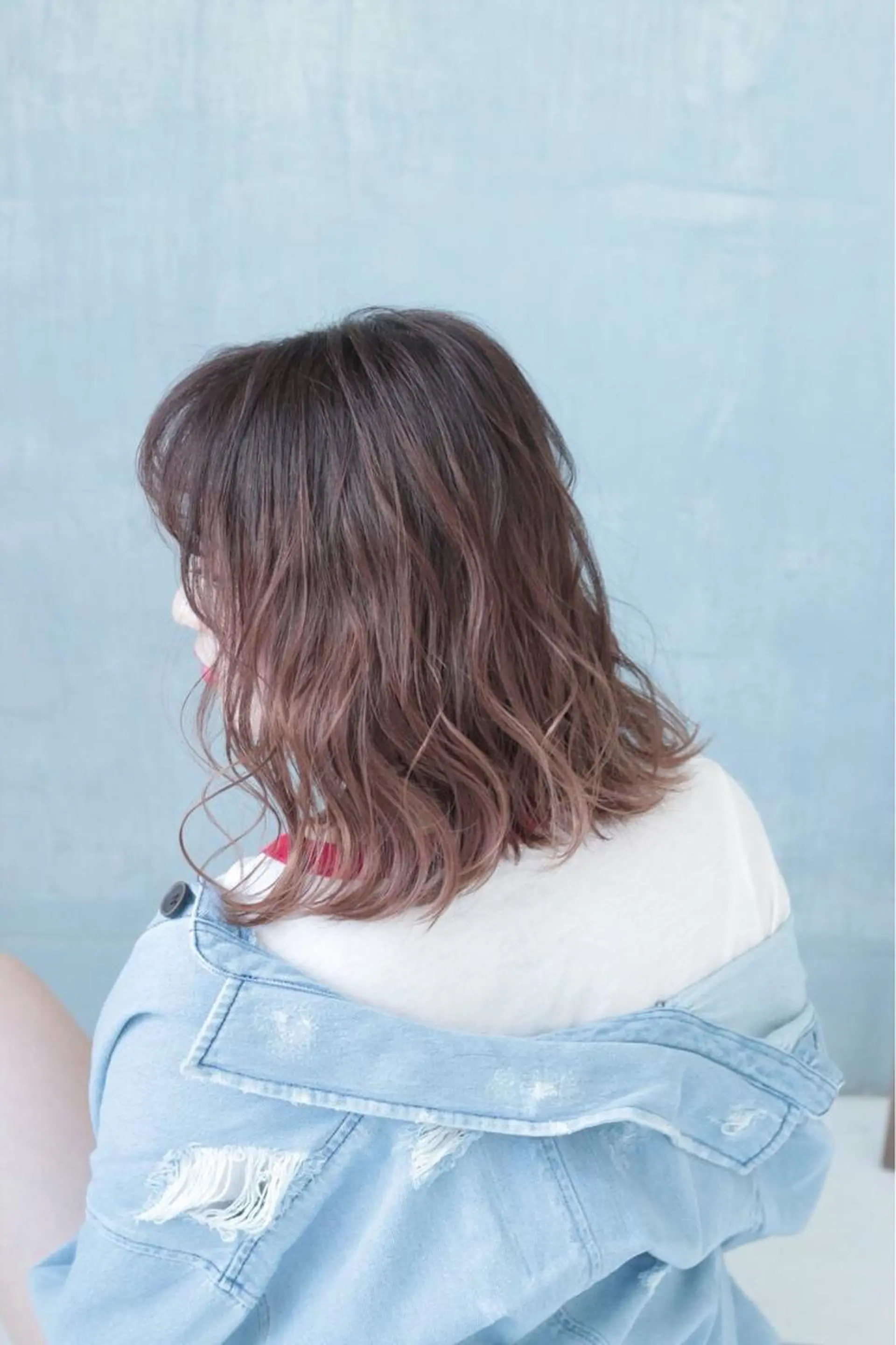 ミディアム カラー ヘアアレンジ マツエク・マツパ 🩵盛れる韓国ヘア 🩵うるつやカラーのヘアスタイル