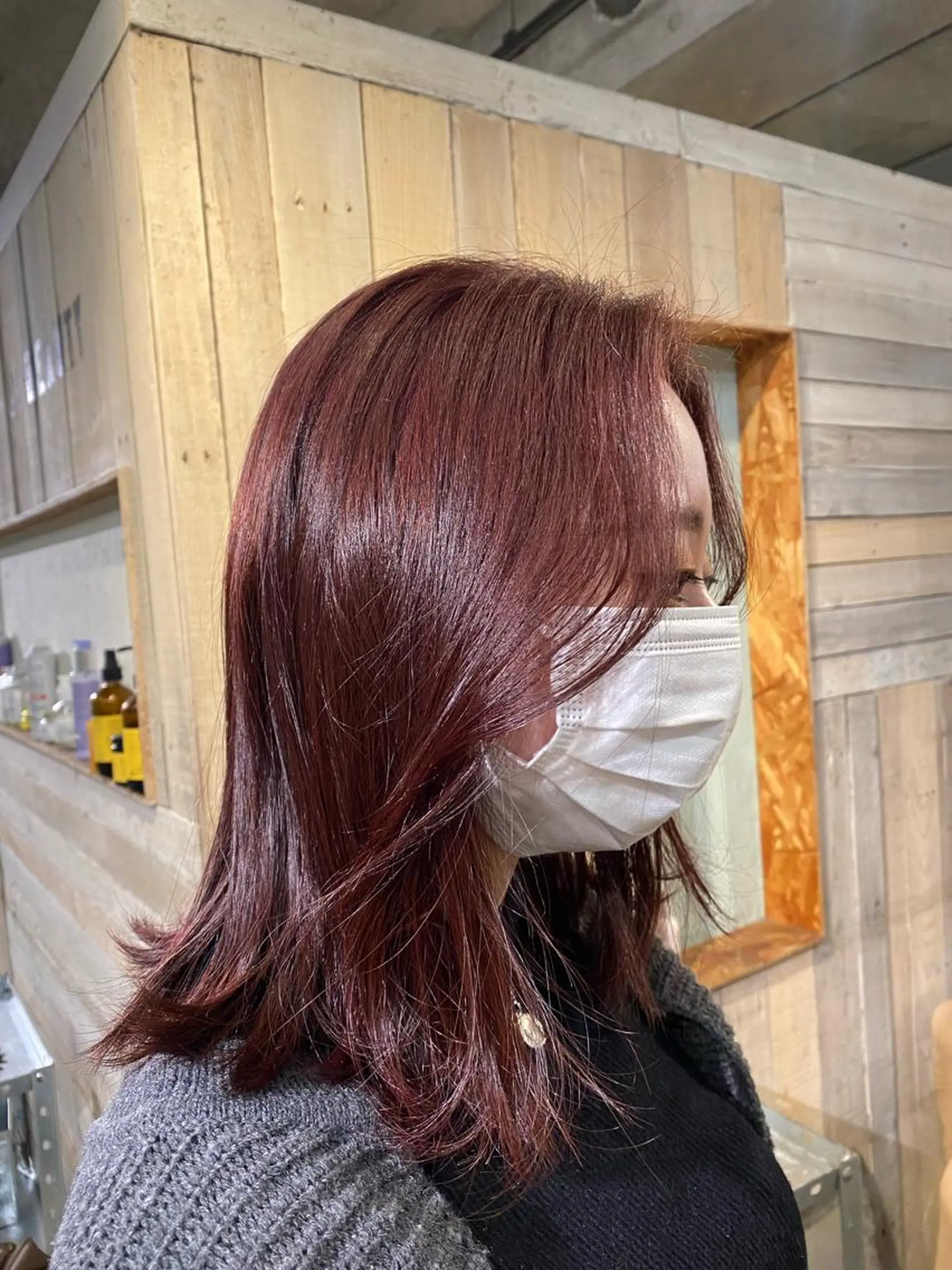 ミディアム NORA Journey所属・ブリーチカラー/ブロ ンドレイヤーカットのヘアスタイル