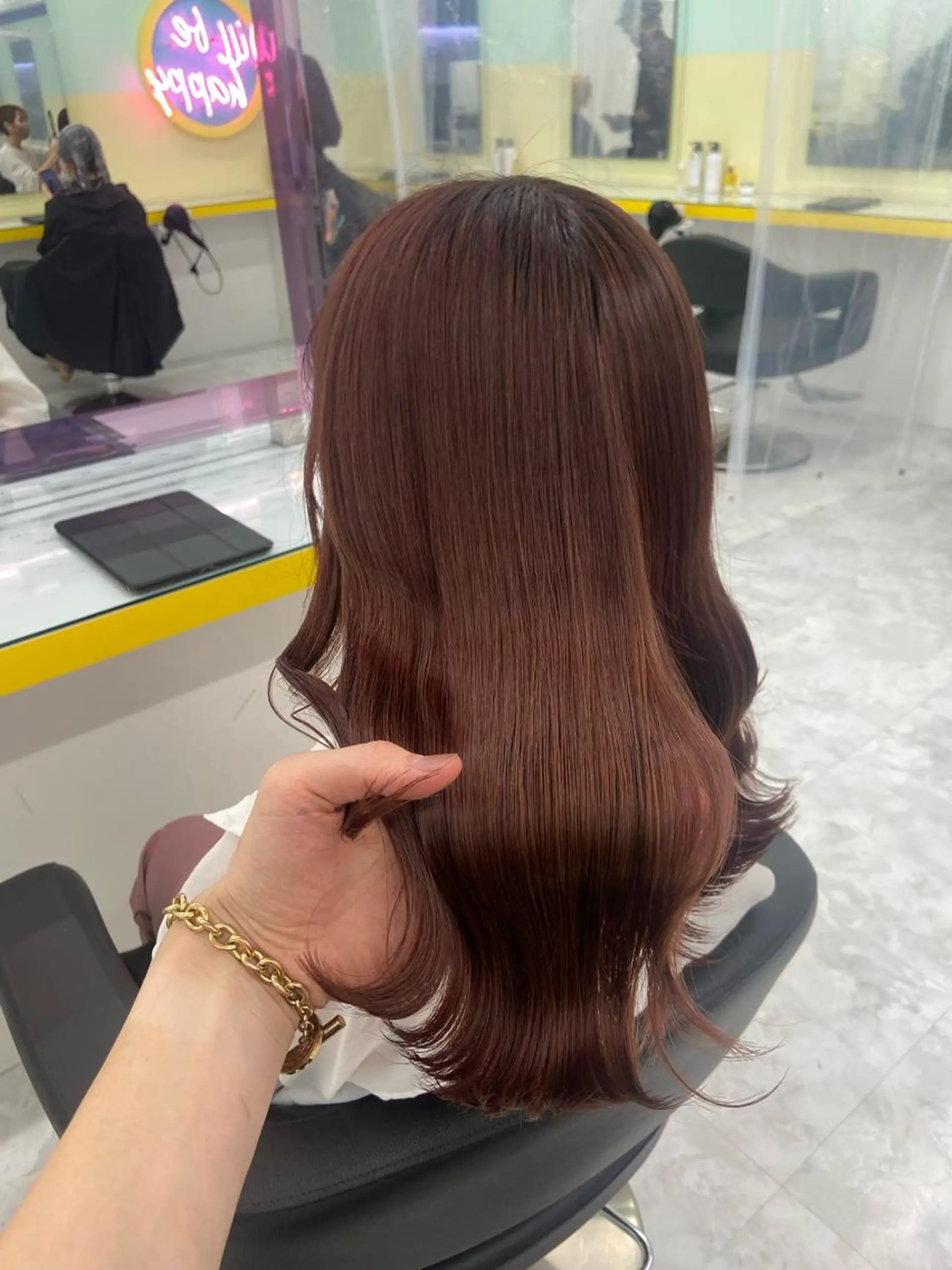 セミロング カラー パーマ ヘアアレンジ ネイル マツエク・マツパ 韓国風ベージュ🤎 赤みなし🌿横浜🤎のヘアスタイル