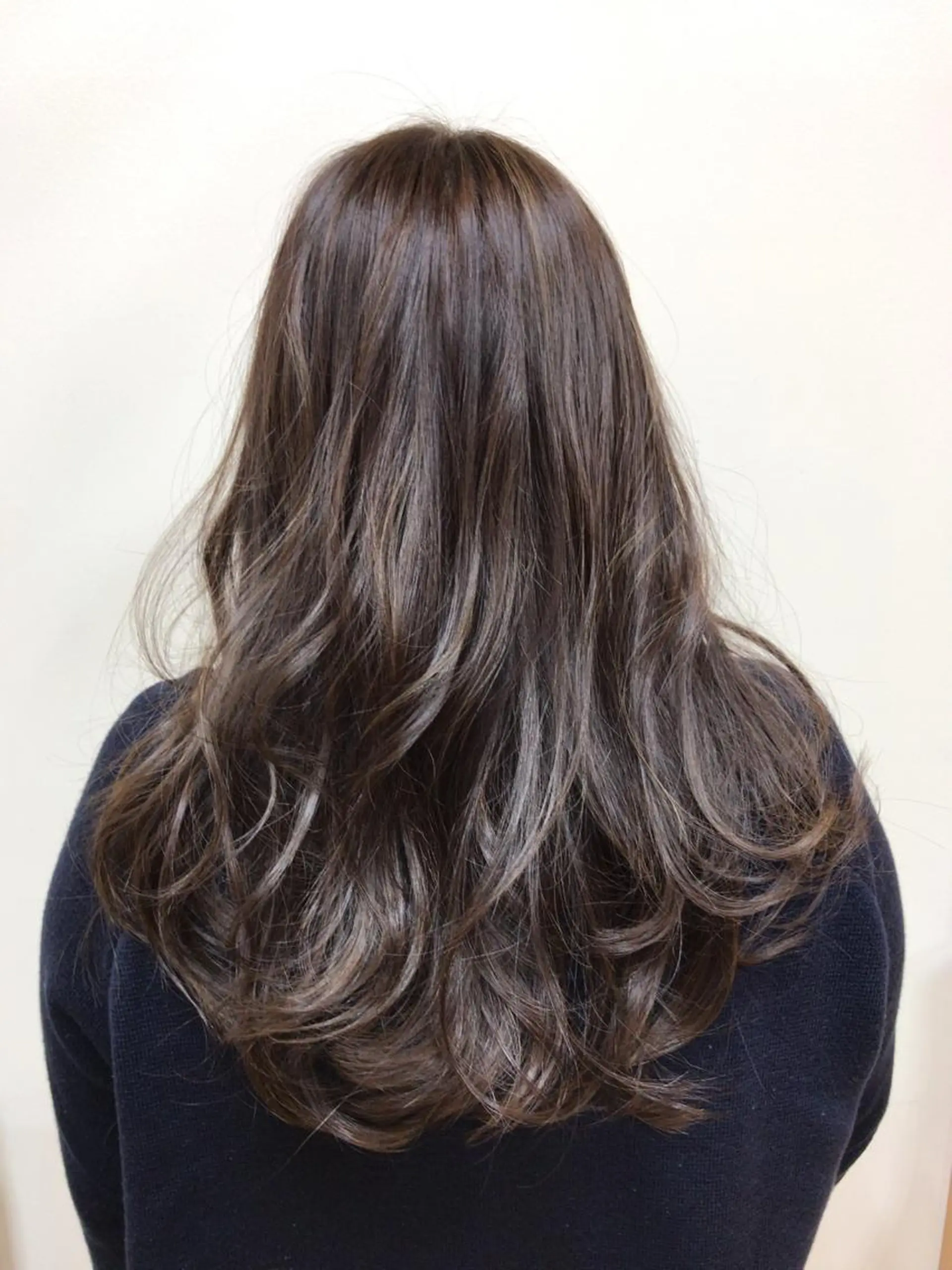 セミロング ロング カラー グレージュ ハイライトカラー ハイライト 山本 香織のヘアスタイル