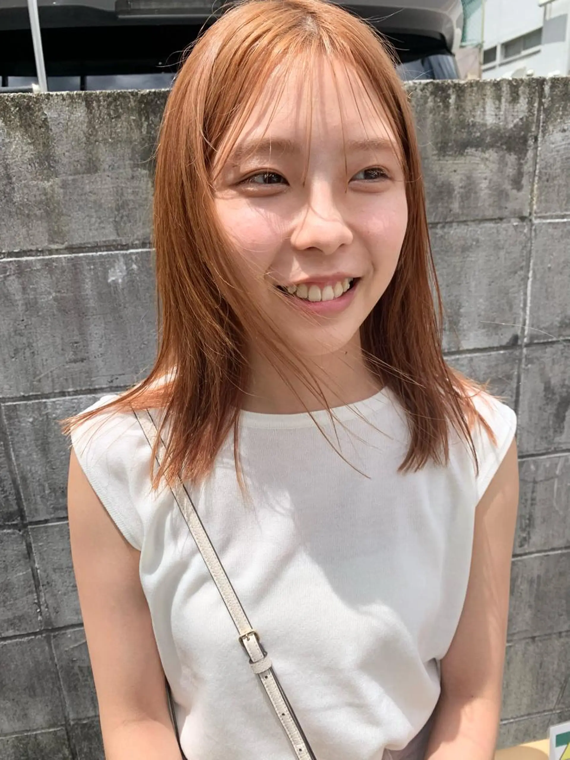 セミロング カラー オレンジ Fuuu《フゥ》所属・シノザキ シンゴのヘアスタイル