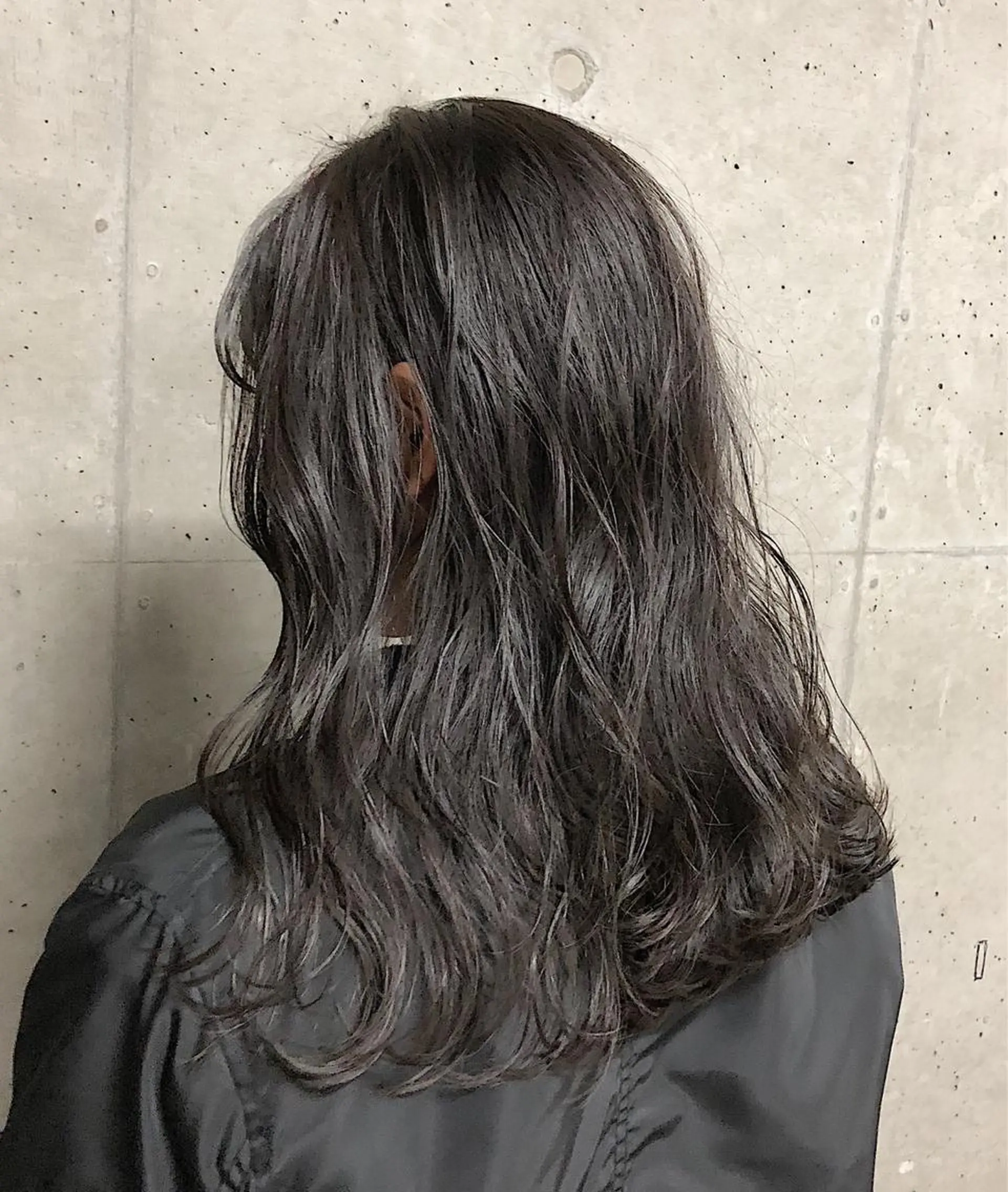 セミロング カラー ダークグレー 【t.a.g（タグ）】所属・ノンダメージ髪質改善 カラー💎/KURAのヘアスタイル