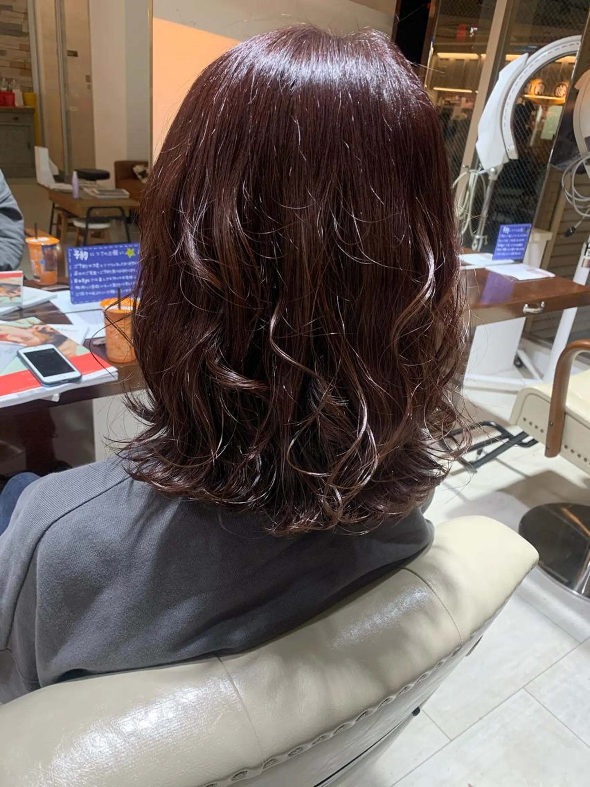 ミディアム ピンクブラウン Bolge所属・黒田 優衣のヘアスタイル