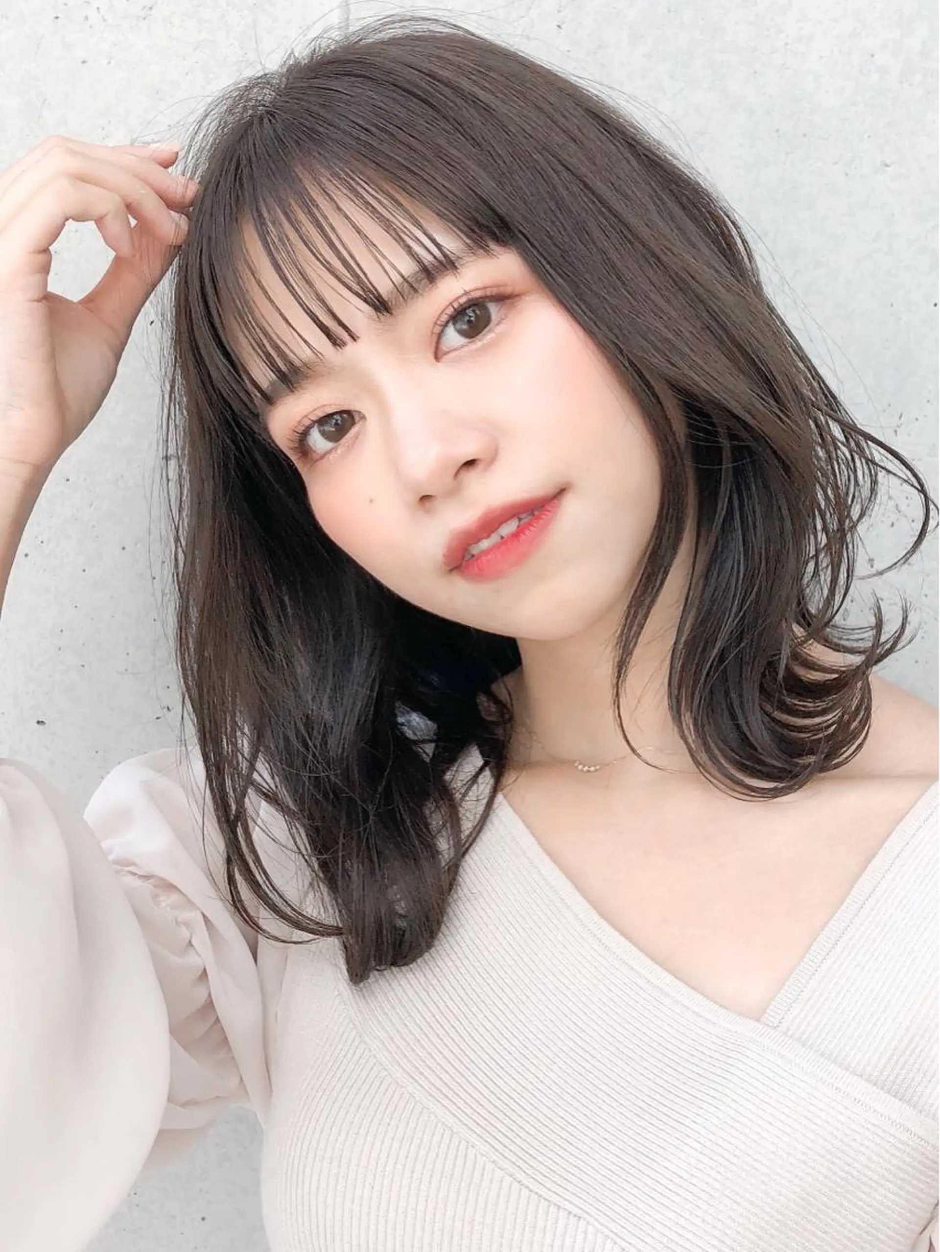 ミディアム カラー くびれヘア 佐藤 侑哉のヘアスタイル