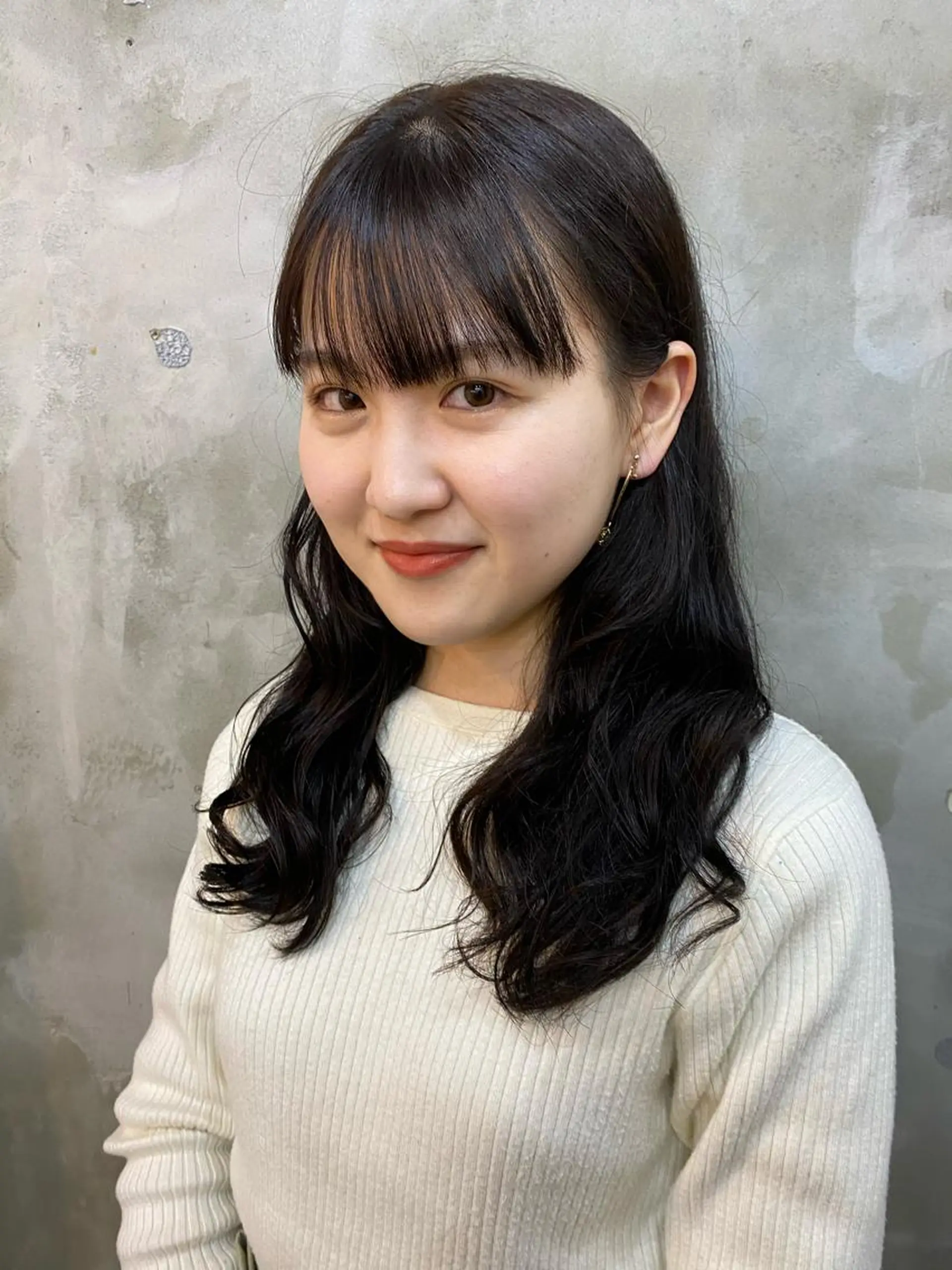 ロング カラー ヘアアレンジ アッシュ ベージュカラー オリーブベージュ eTONe所属・志賀 あずみのヘアスタイル