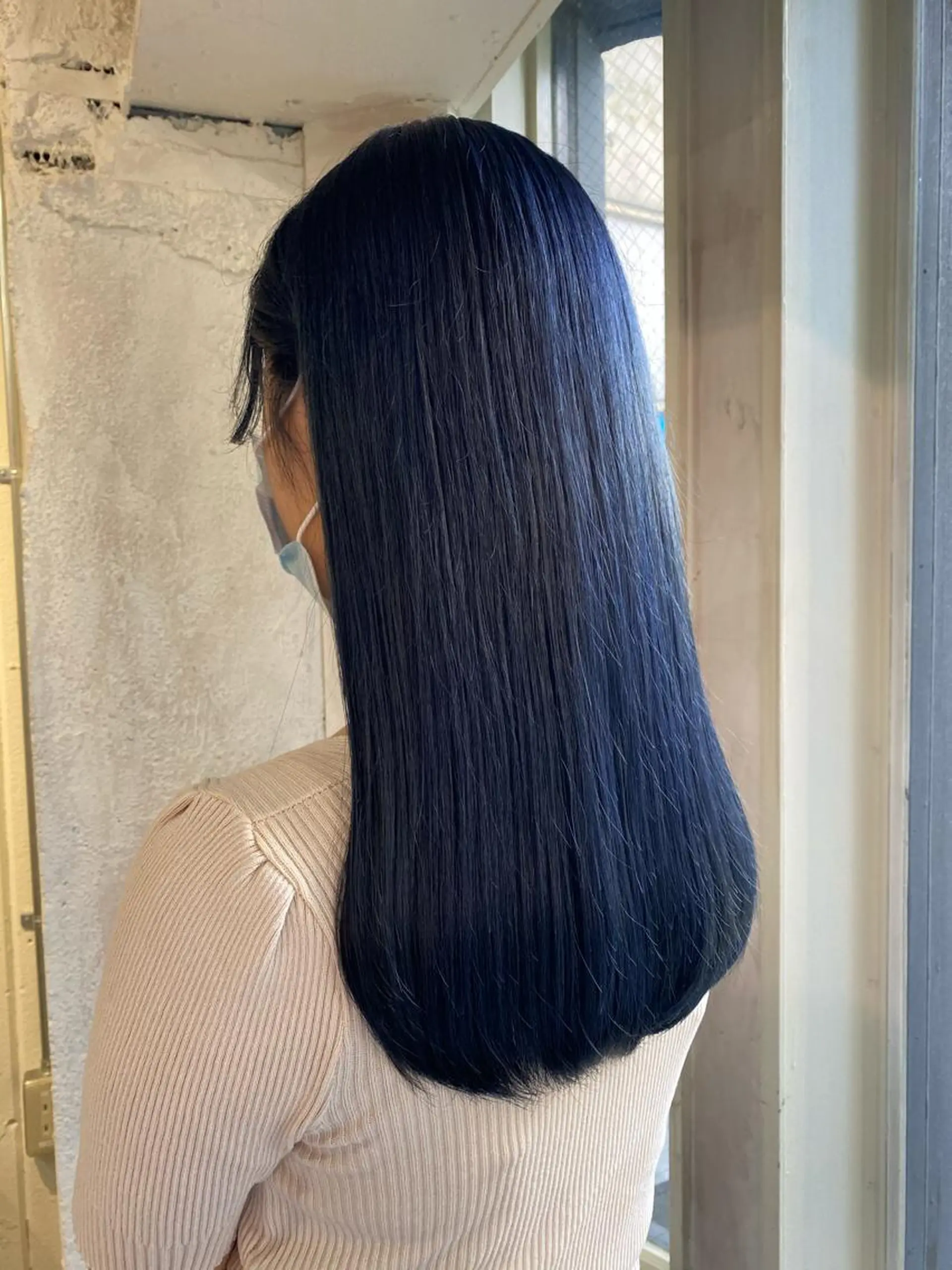 セミロング カラー ブリーチ ブルーカラー ネイビーカラー ヘアカラー ALLY（アリー）所属・ミニモお気に入り数 No.1宍戸雄弥のヘアスタイル