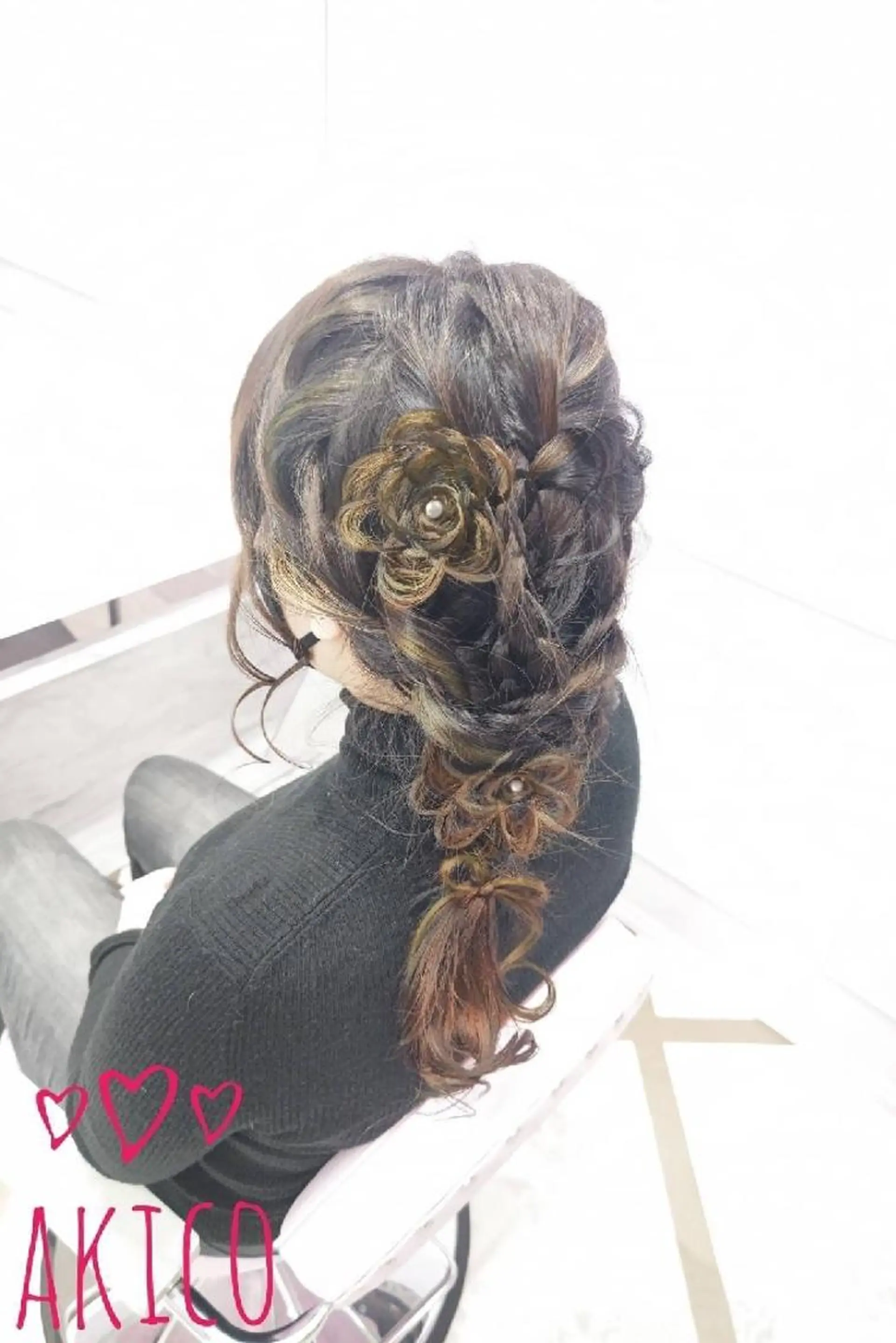 ロング カラー ヘアアレンジ ブリーチ デザインカラー ブリーチなしカラー LUXBE GALLERY なんば駅前店所属・ラックスビーギャラリ ー AKICOのヘアスタイル