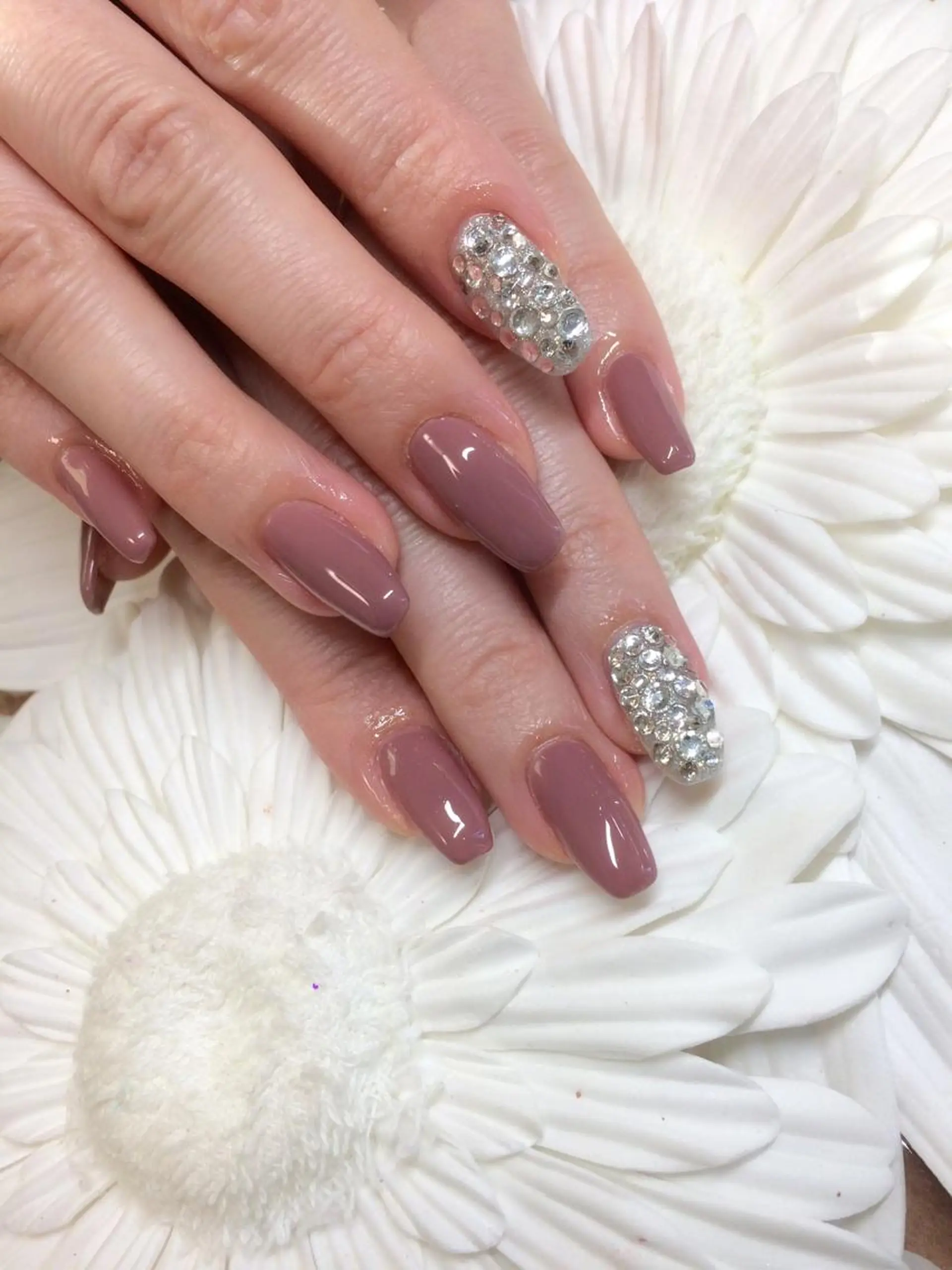 ネイル ストーンネイル ハンドネイル Nailsalon E's cafeのネイルデザイン