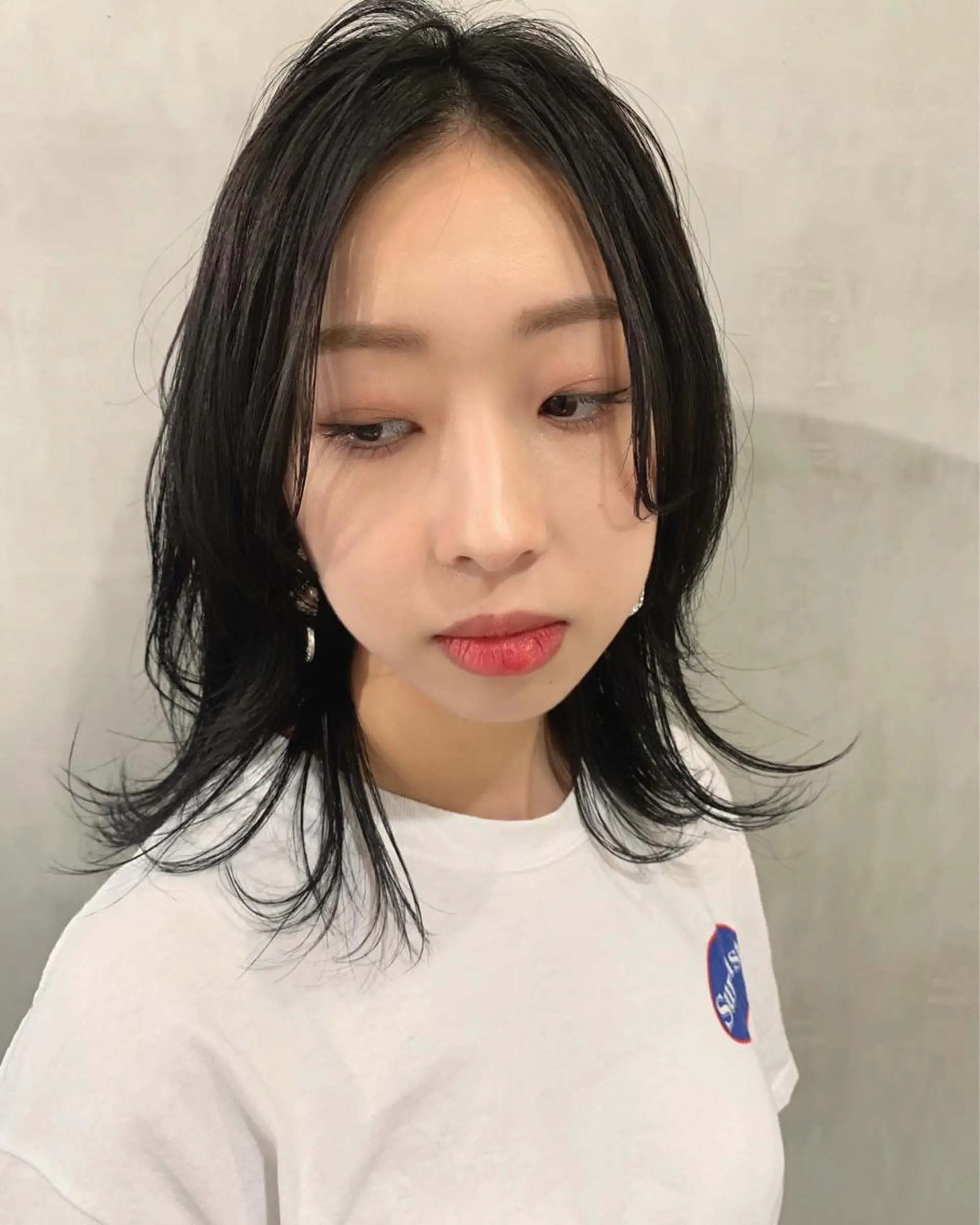 ミディアム カラー ウルフカット カット ヘアカラー トリートメント 優 作のヘアスタイル
