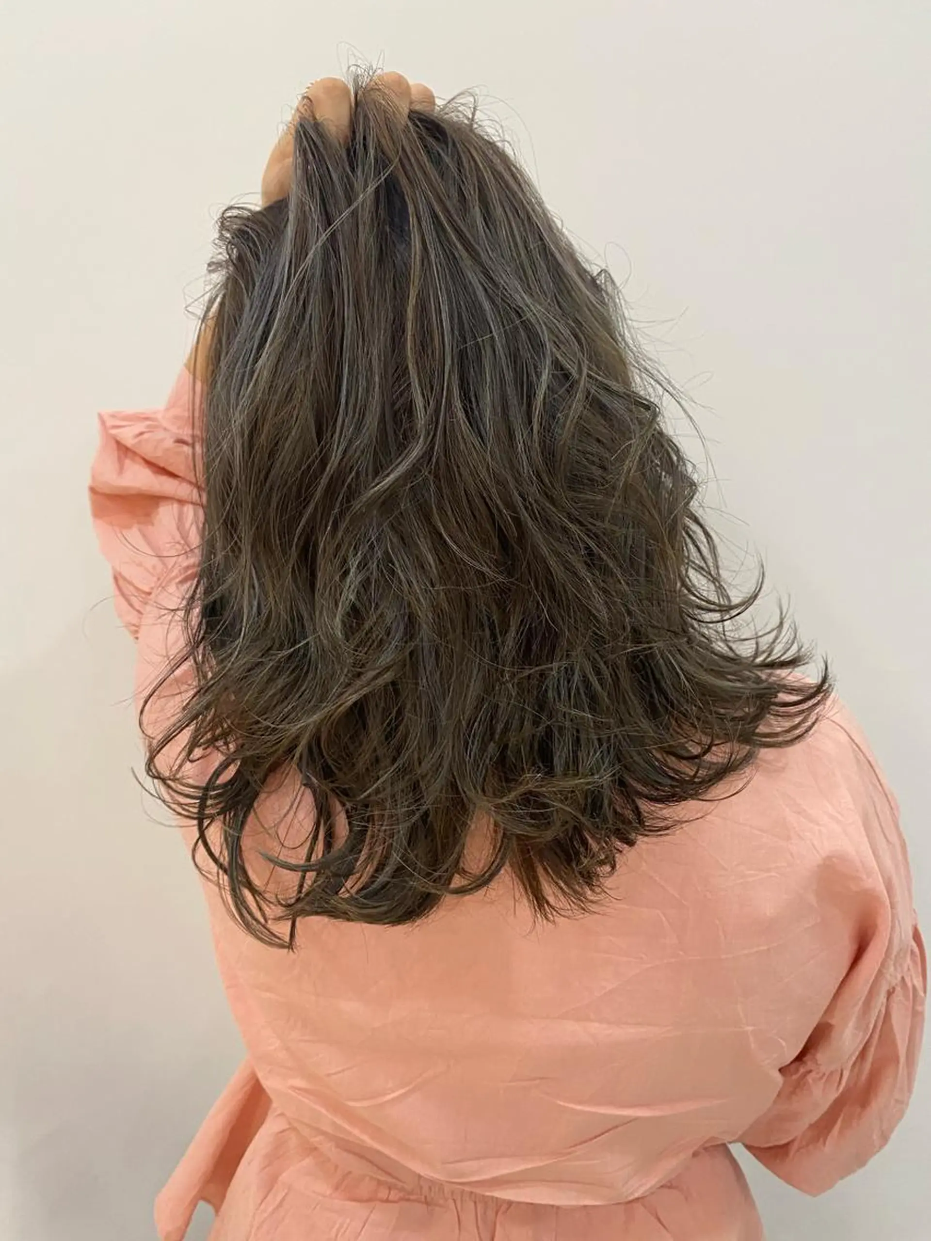 セミロング カラー ハイライトカラー ハイライト かえ🩶韓国ボブ🎀 透明感カラー🥣のヘアスタイル