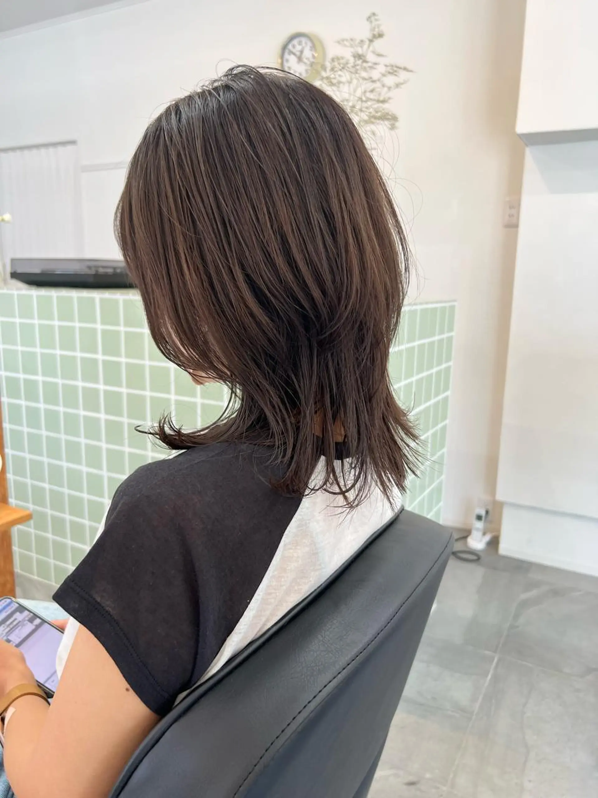 ミディアム 切りっぱなしボブ ショートボブ ボブ 髪質改善 韓国風ヘア カット ヘアカラー トリートメント a moment(モーメント)所属・蔵前 デザインカット KOBAYASHIのヘアスタイル