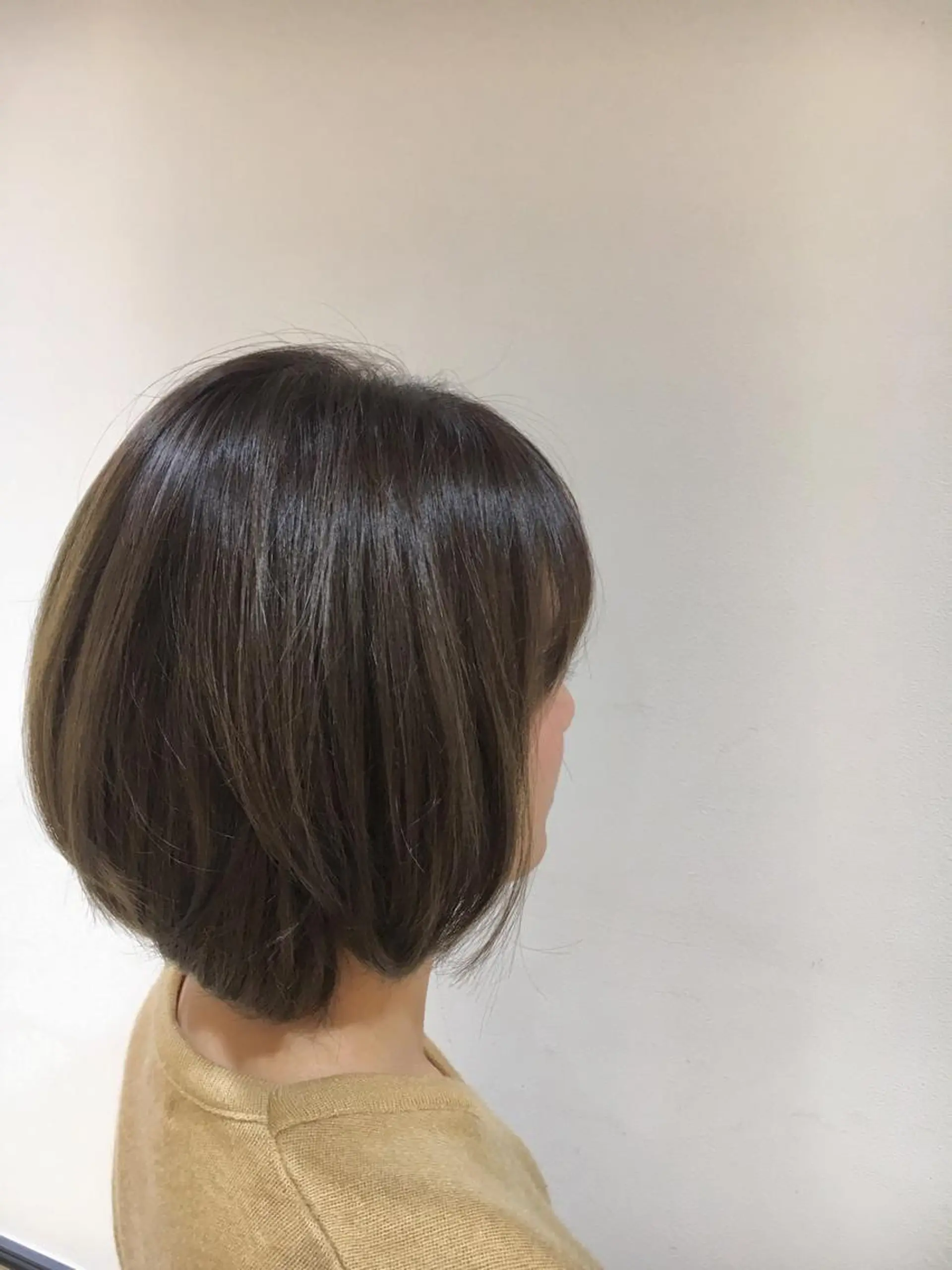 ミディアム カラー 宮内 真乃のヘアスタイル