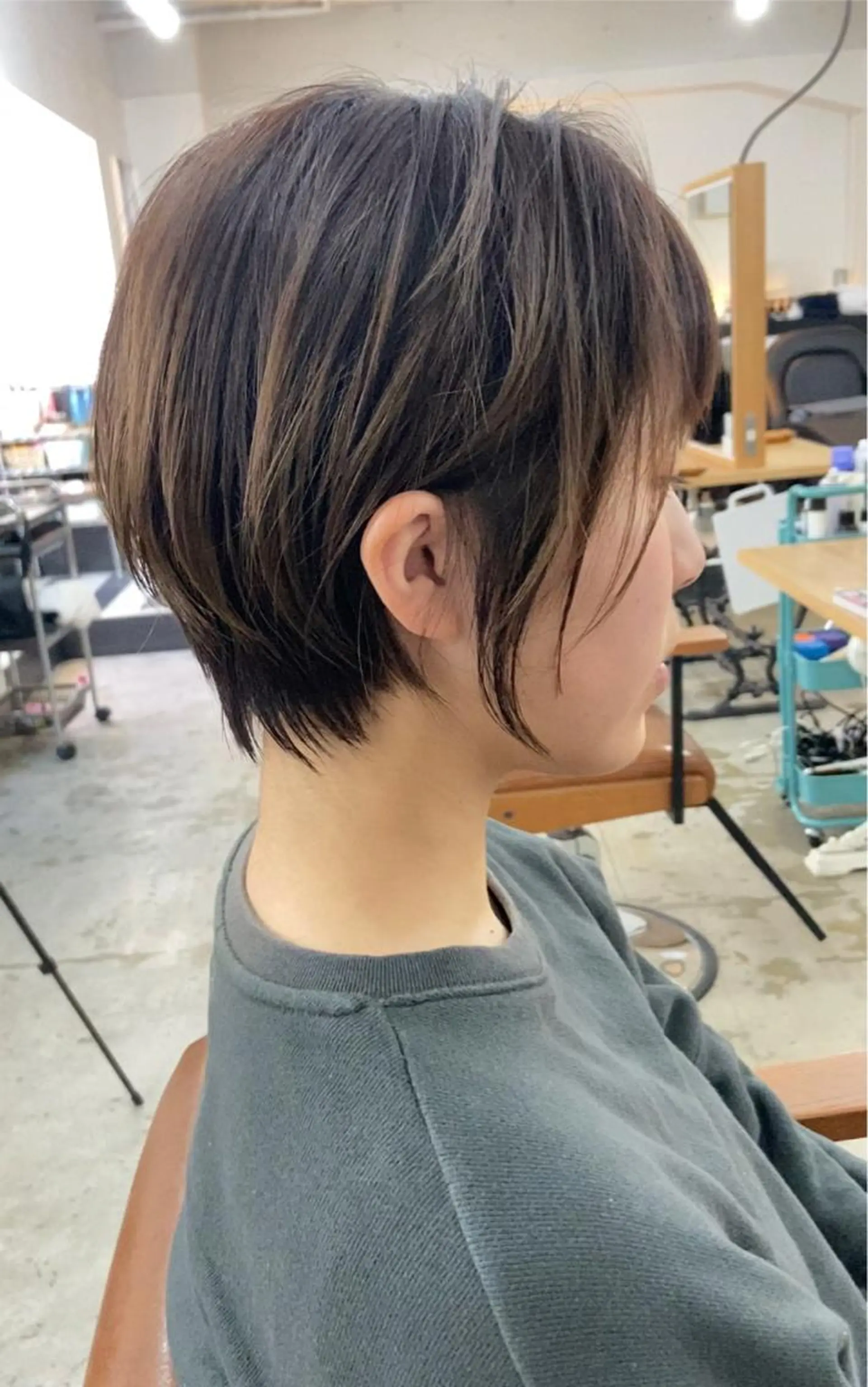 ショート カラー ブリーチ デザインカラー ハイライトカラー ボブ ハイライト ショートヘア、ボブ こやさん　コヤマのヘアスタイル