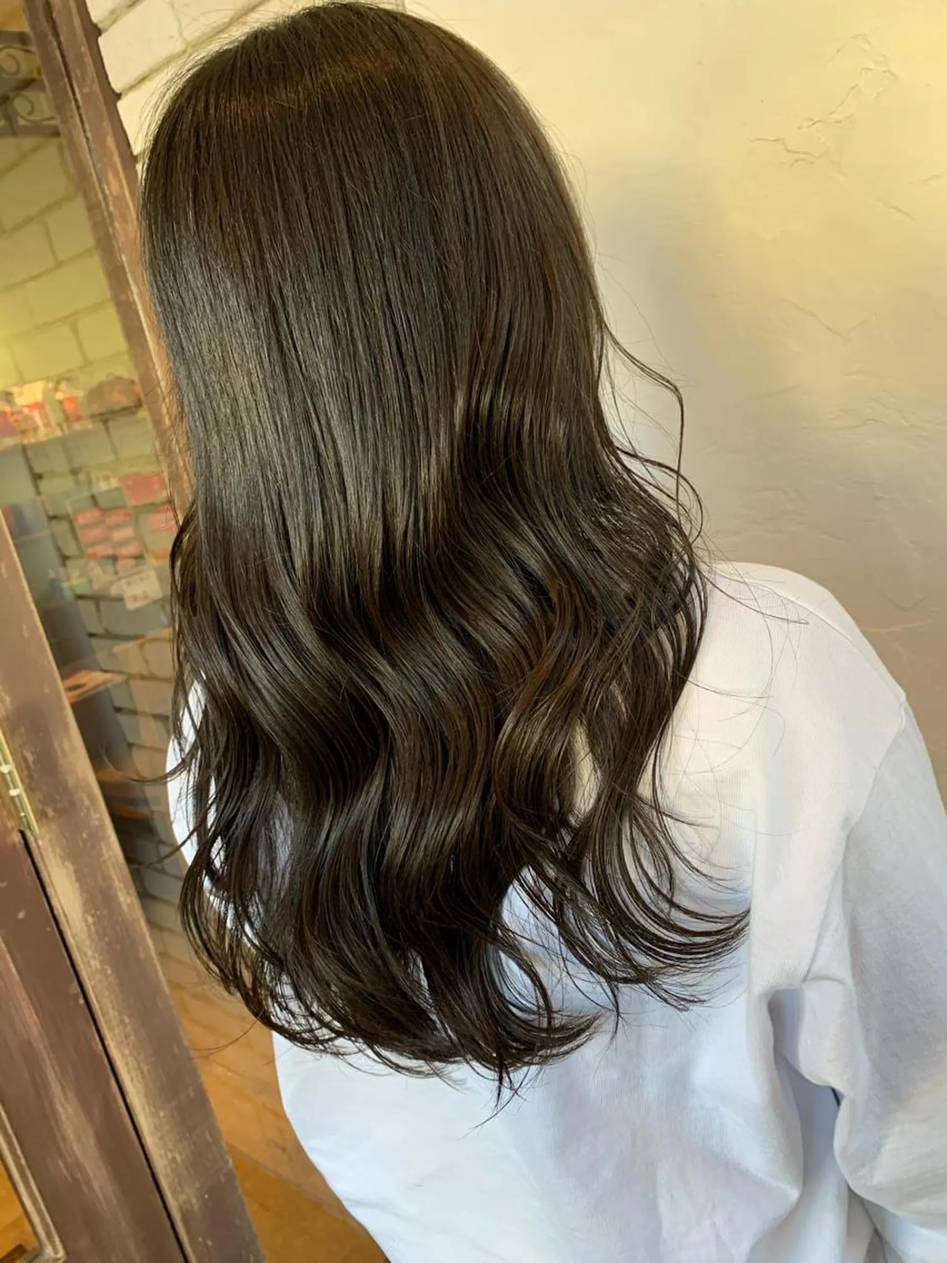 カラー グレージュ オリーブグレージュ オリーブグレー カット ヘアカラー トリートメント こいけ ほのかのヘアスタイル