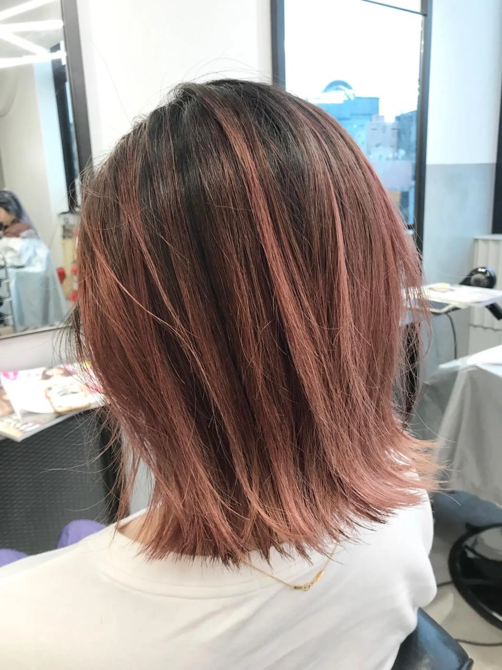 ミディアム レイヤーカット ヘアカラー 色気レイヤー& ショートはお任せ🌟のヘアスタイル