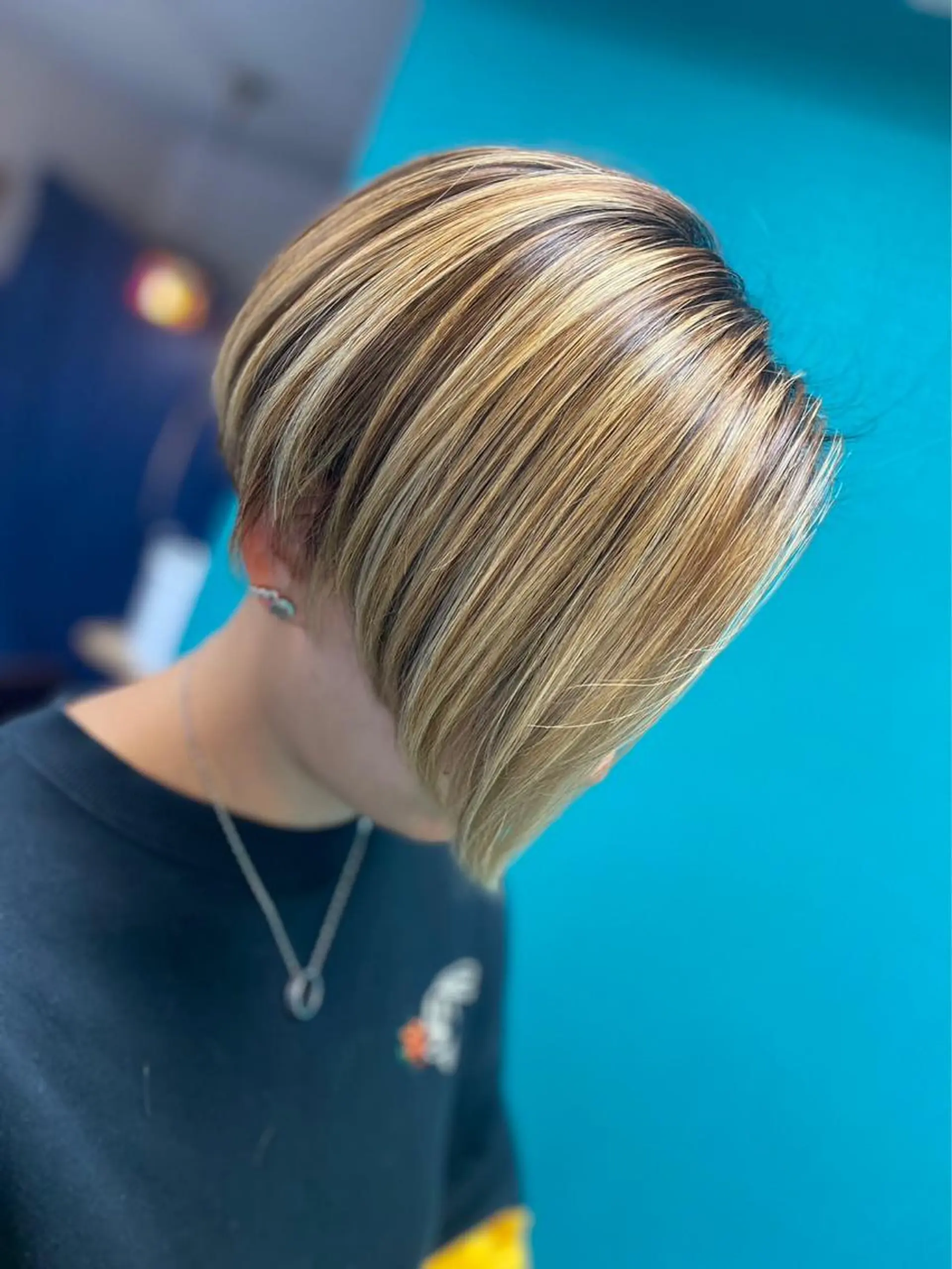 ショート カット ヘアカラー 佐々木 菜摘のヘアスタイル