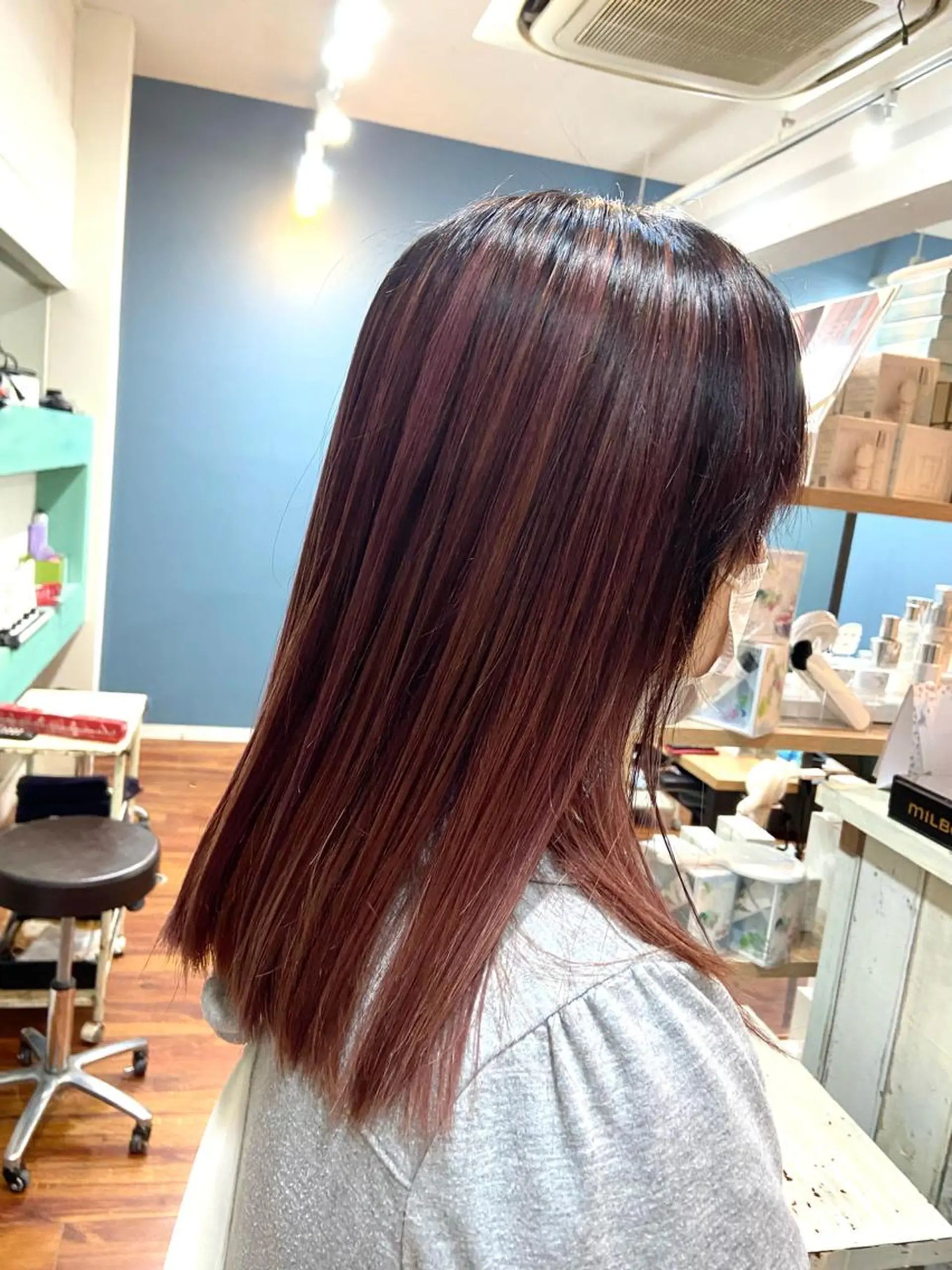 ミディアム カラー バレイヤージュ レイヤーカット 伏見稲荷/髪質改善/ ブリーチ/西川奈穂のヘアスタイル