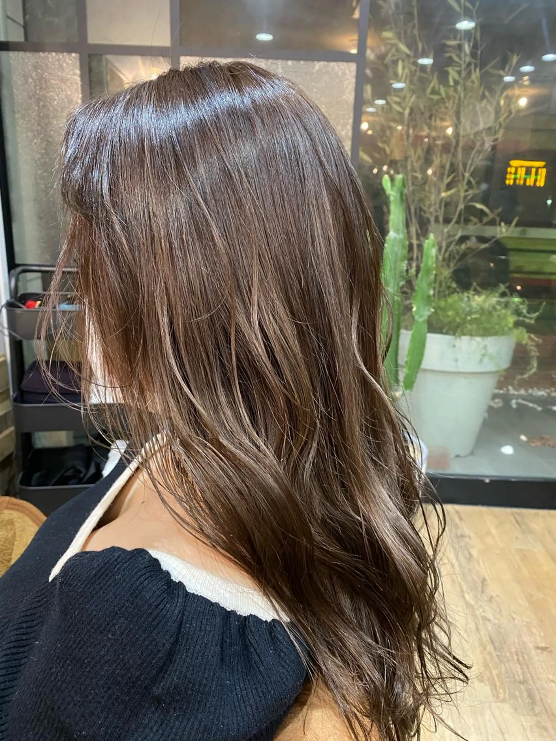 ロング カラー ベージュカラー フォギーベージュ ハイライトカラー ハイライト ヘアカラー トリートメント ケアカラーリスト✂️ SHIAN   フジのヘアスタイル