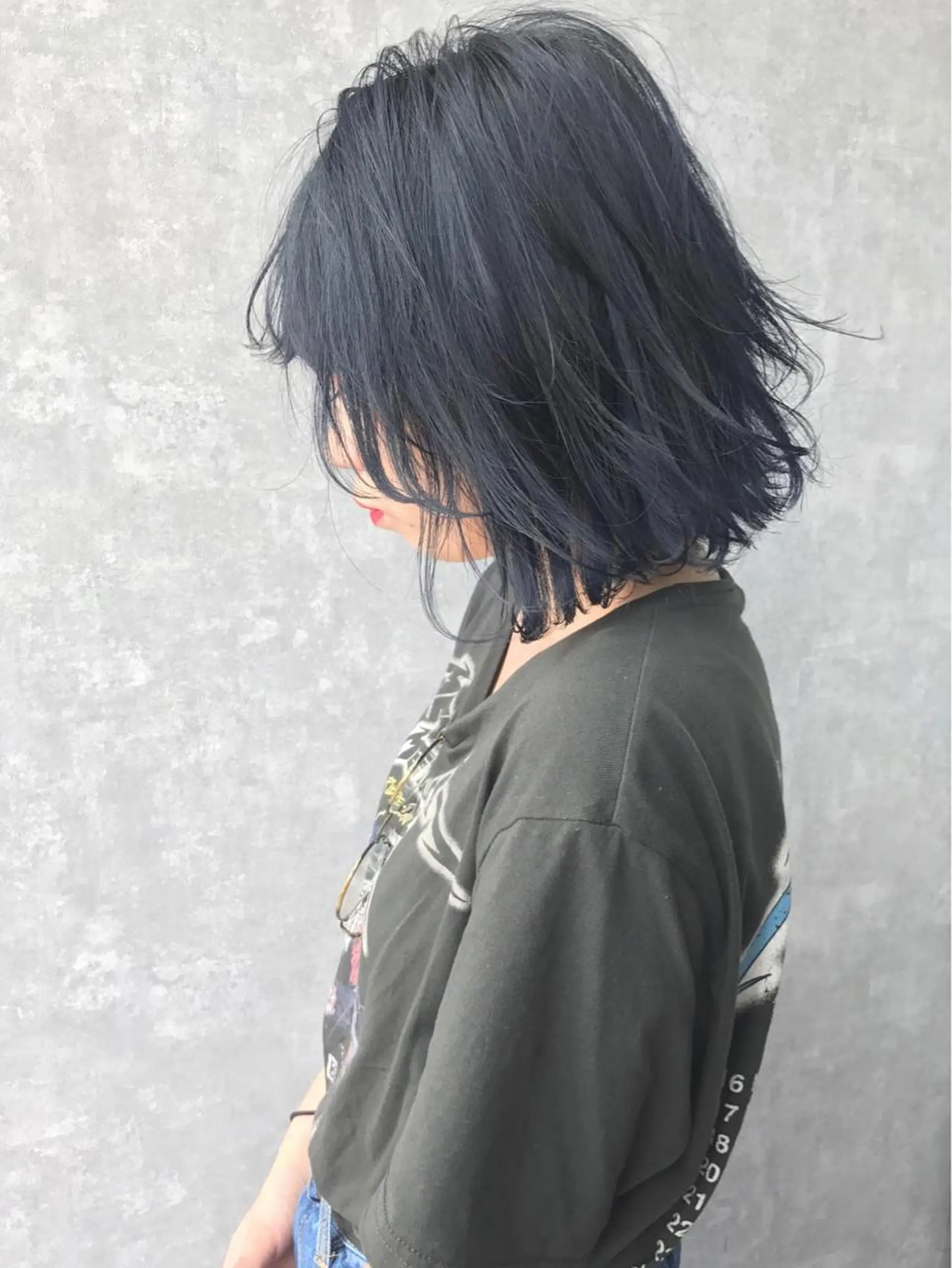 ショート カラー ダブルカラー ネイビーカラー TOMOYAレイヤー ブリーチ縮毛矯正のヘアスタイル