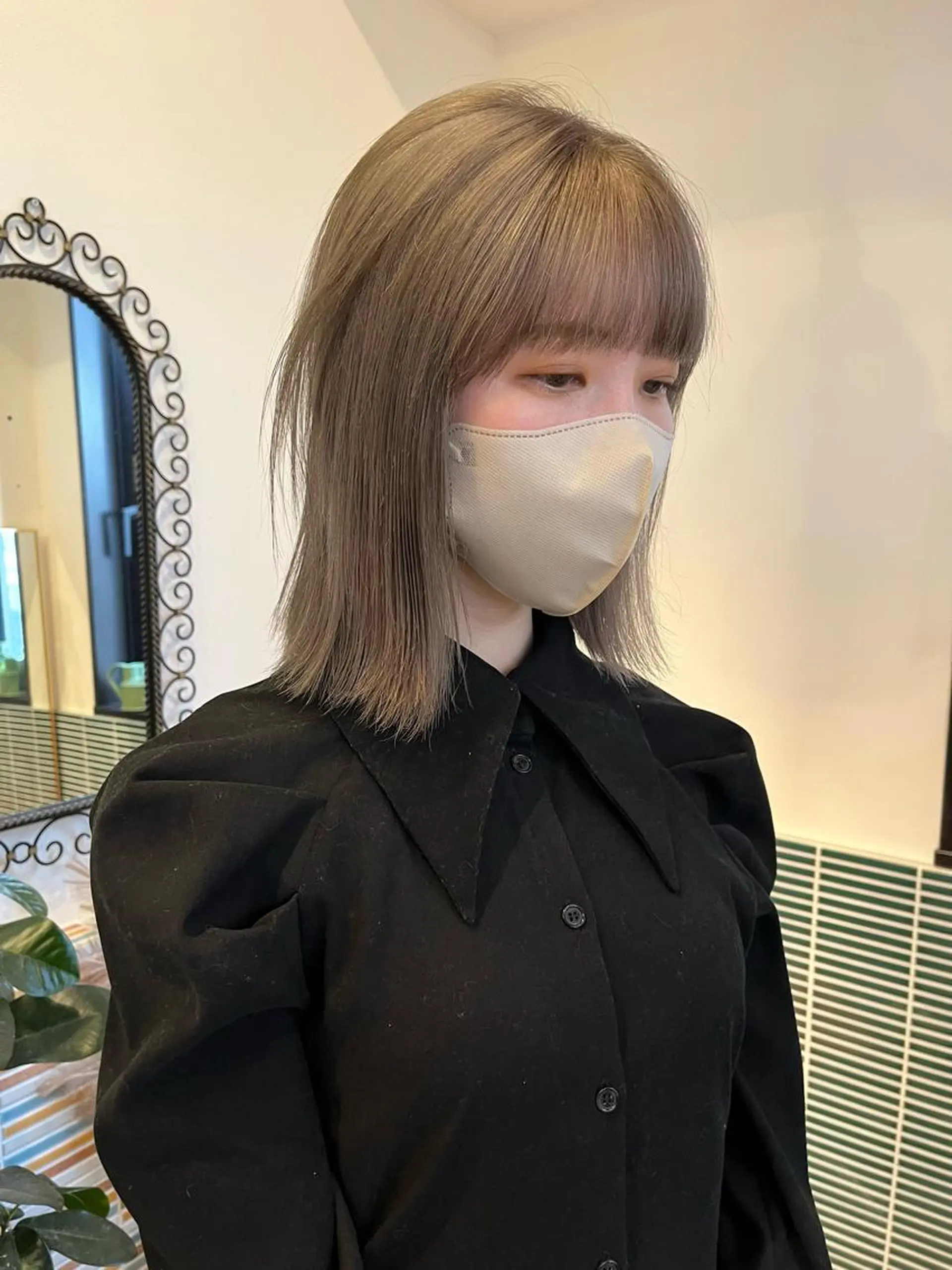 ミディアム カラー ブリーチ 透明感カラー グレージュ ヘアカラー トリートメント 🩷ハイトーン透明感 レイヤー🩷ユリカのヘアスタイル