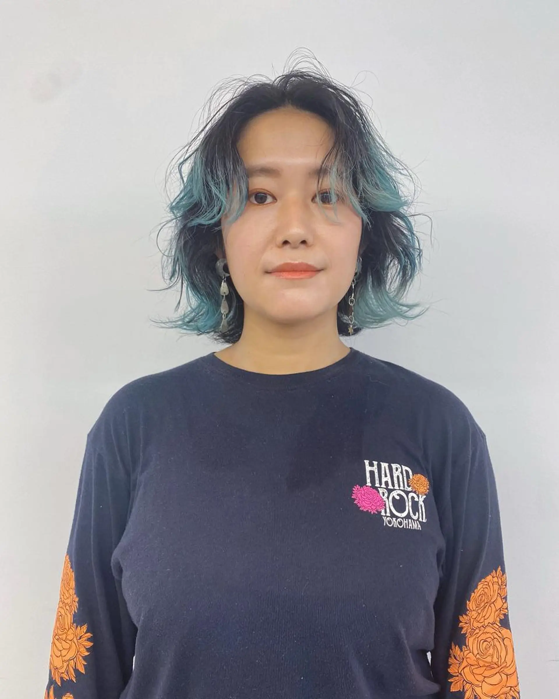 ミディアム カラー ヘアアレンジ レイヤーカット ウルフカット ウルフレイヤー カット ヘアカラー son hair HIROEのヘアスタイル