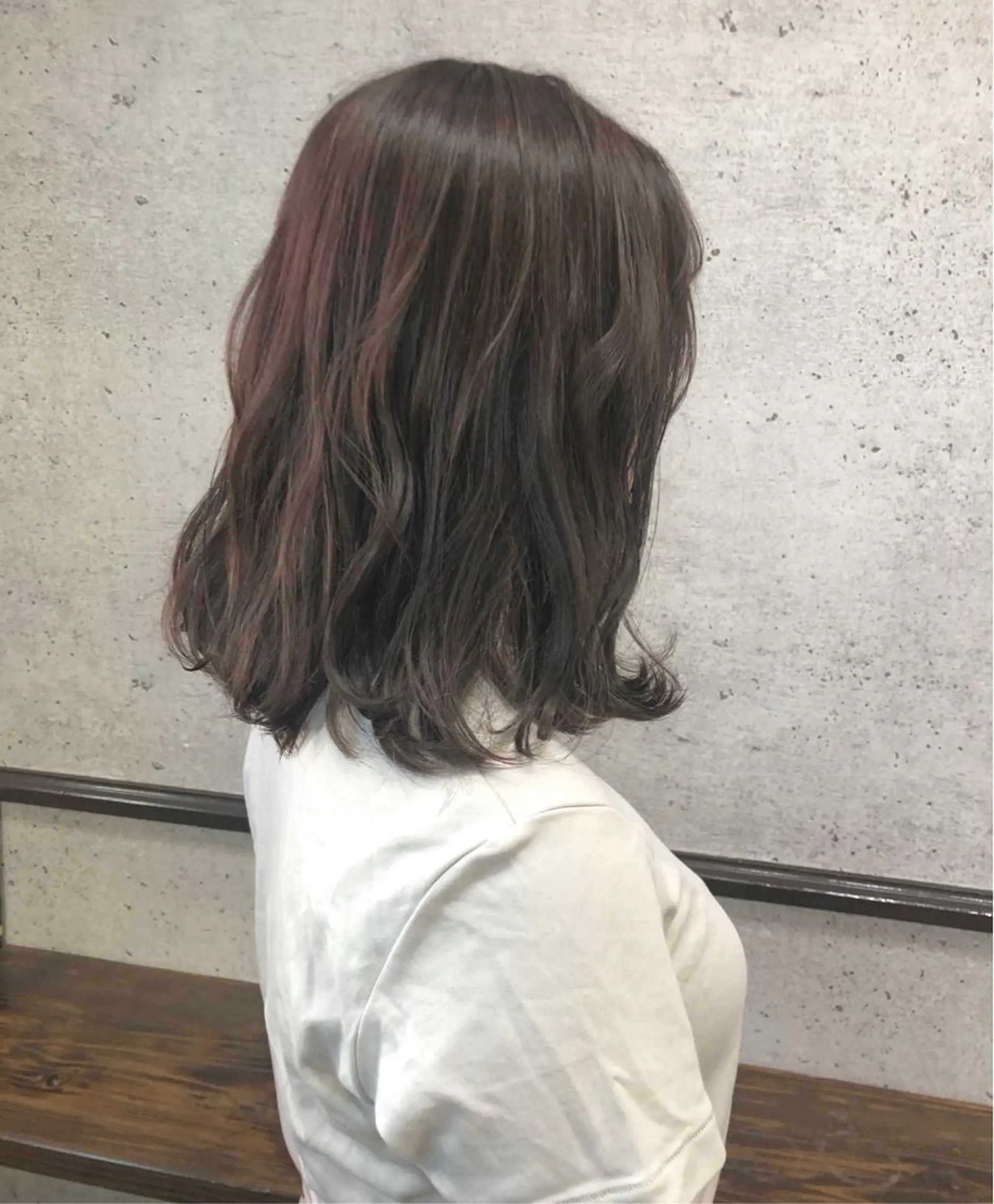 ミディアム カラー グレージュ パープルカラー パープルグレージュ ヘアカラー 江原 彩華のヘアスタイル