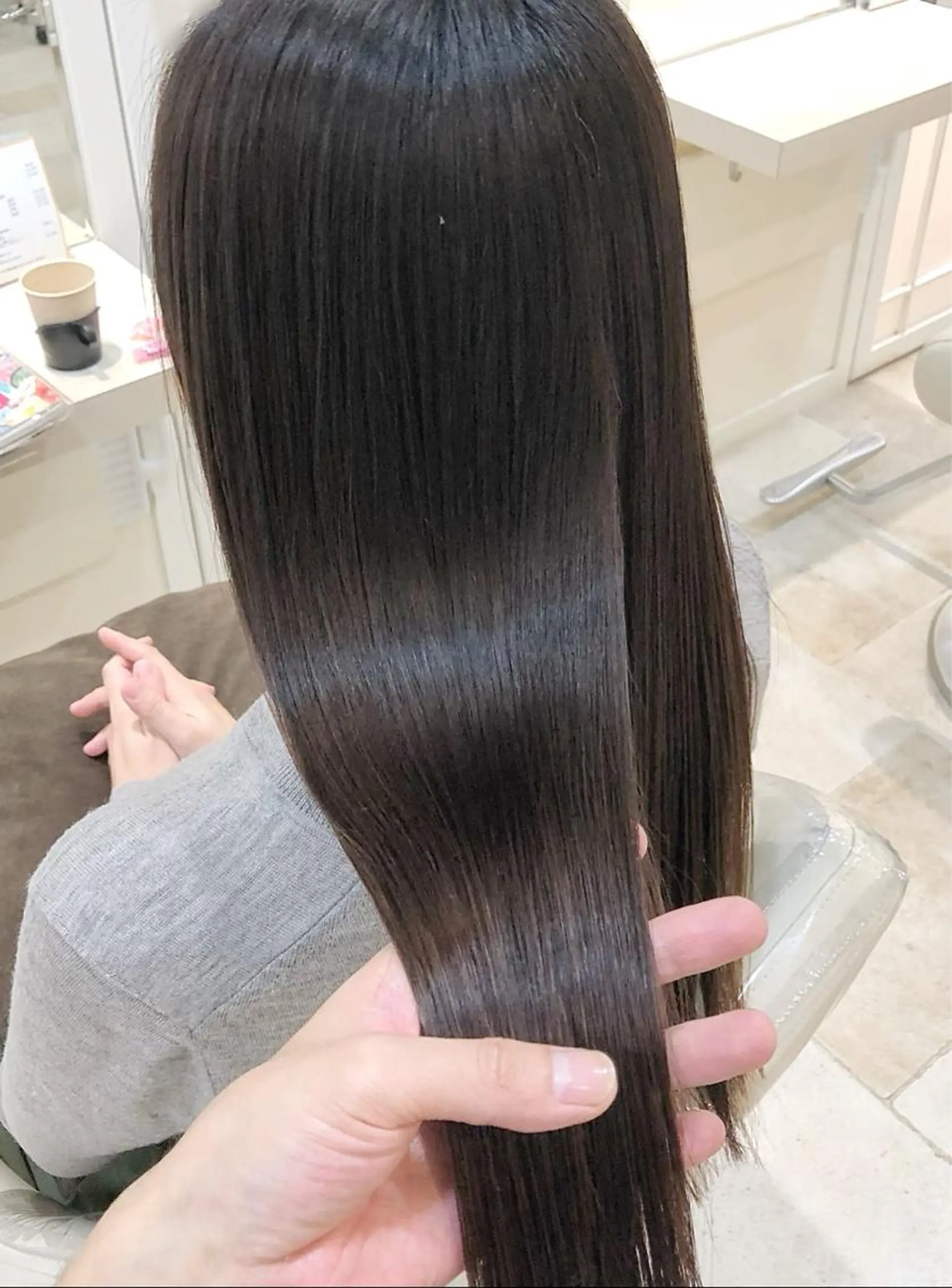ロング パーマ 縮毛矯正 カット 縮毛矯正 トリートメント 須賀 一美のヘアスタイル