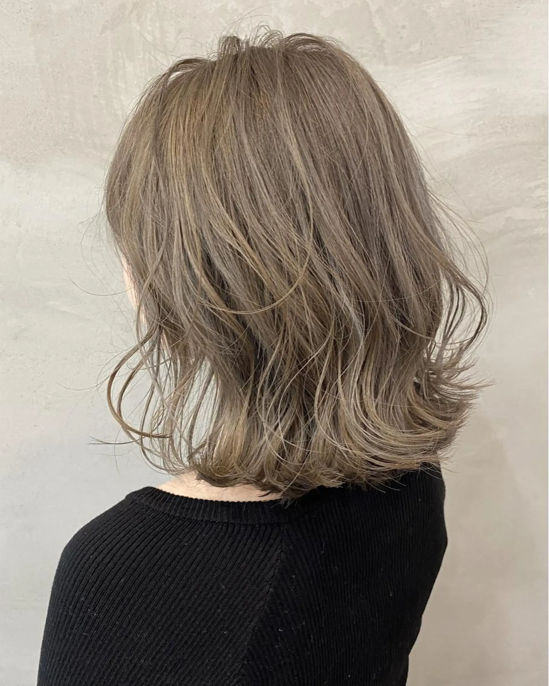 ミディアム カラー ベージュカラー ブリーチ グレージュ ハイトーンカラー カット ヘアカラー トリートメント pesca 長町南店 OIKAWAのヘアスタイル