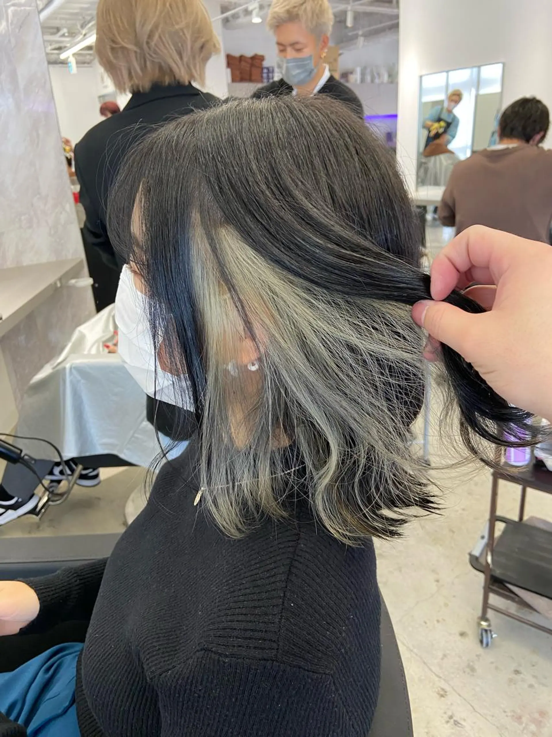 ミディアム アッシュ カット ヘアカラー トリートメント EIGHT奥野 心太のヘアスタイル