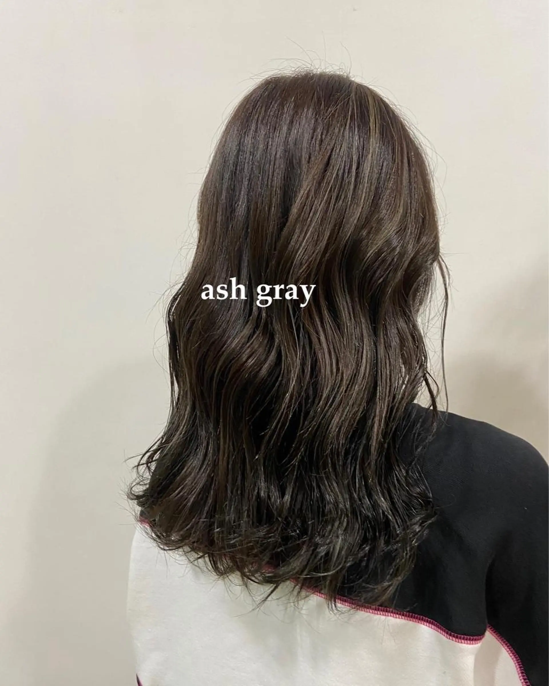 カラー アッシュ 富永 美玖のヘアスタイル