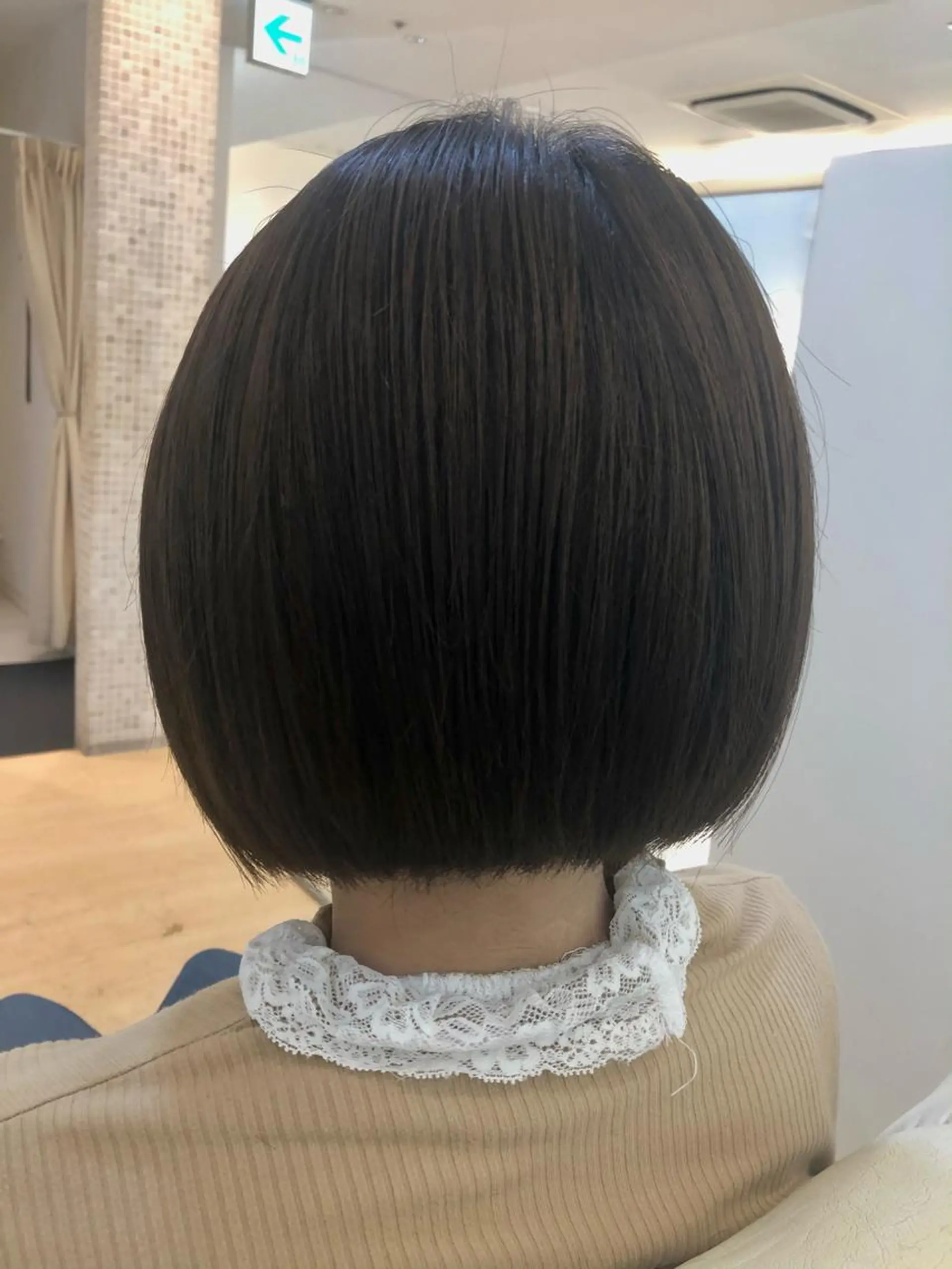 ショート ボブ 山岡 徹也のヘアスタイル