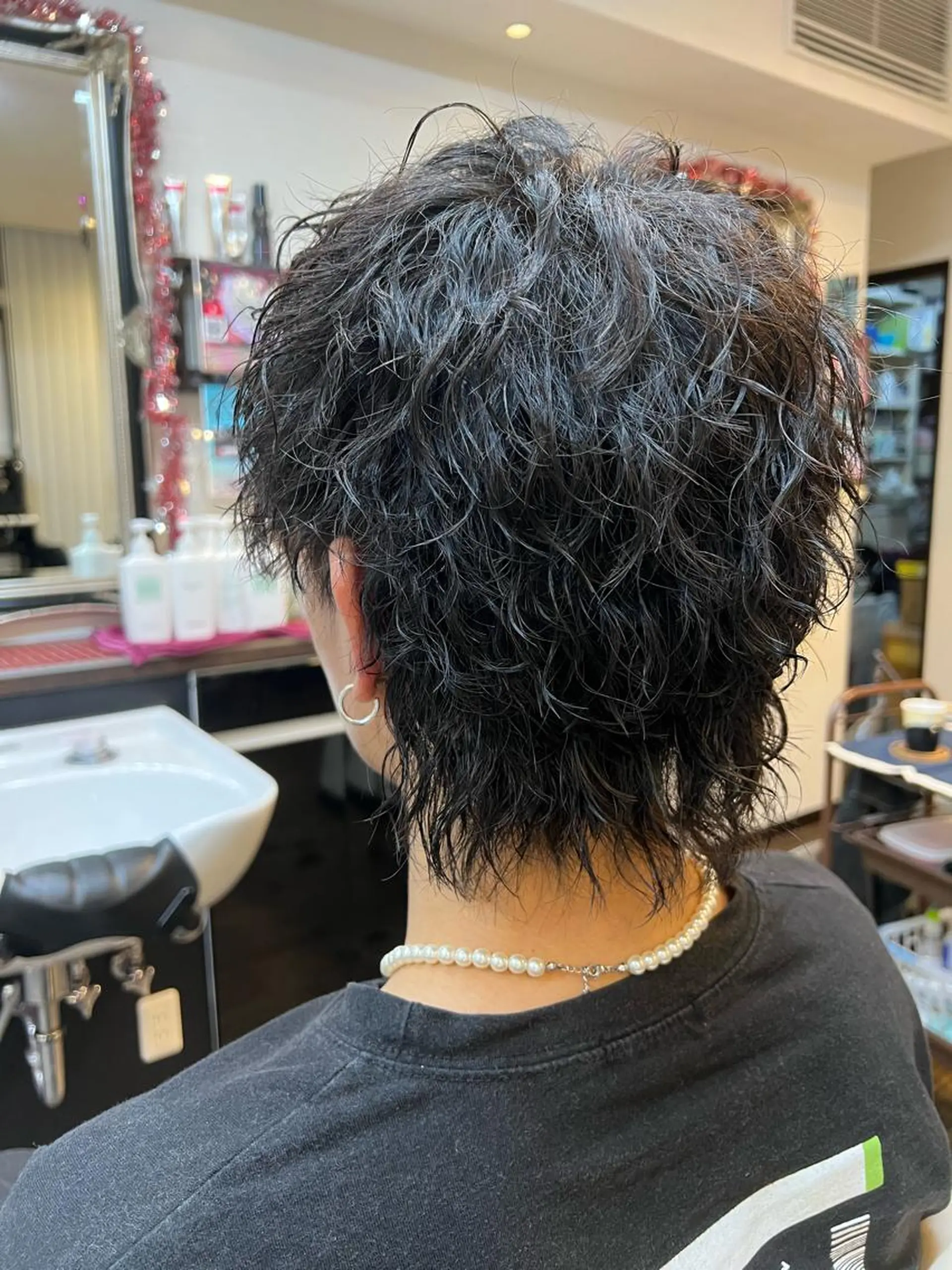 ミディアム パーマ メンズ ミディアムパーマ マッシュウルフ マッシュ メンズパーマ ツイストスパイラルパーマ ガイズヘアー133所属・二本木 秀成のヘアスタイル