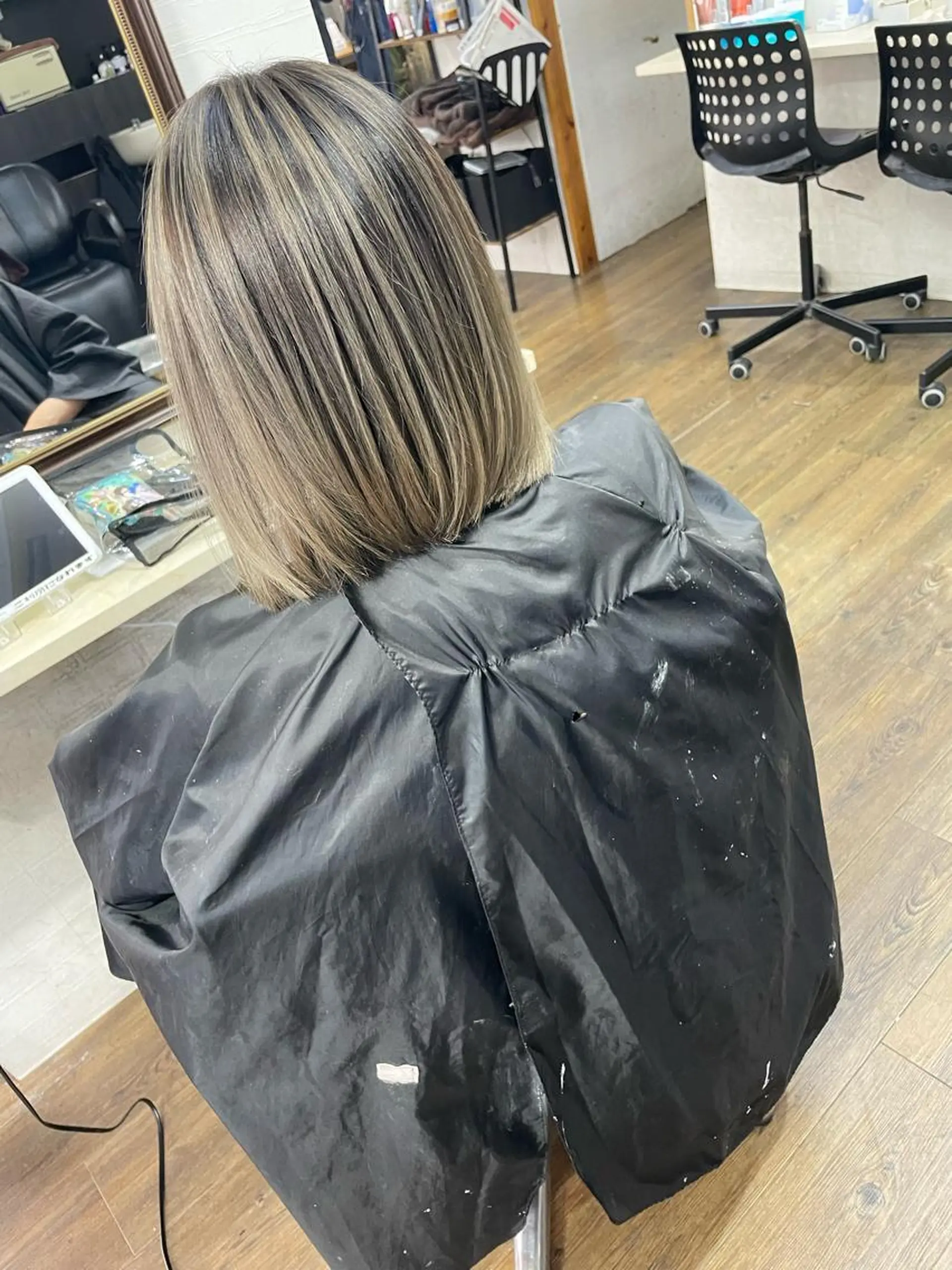 ショート カラー ヘアカラー トリートメント ヘアセット ヒカ/外国人風 デザインカラーのヘアスタイル