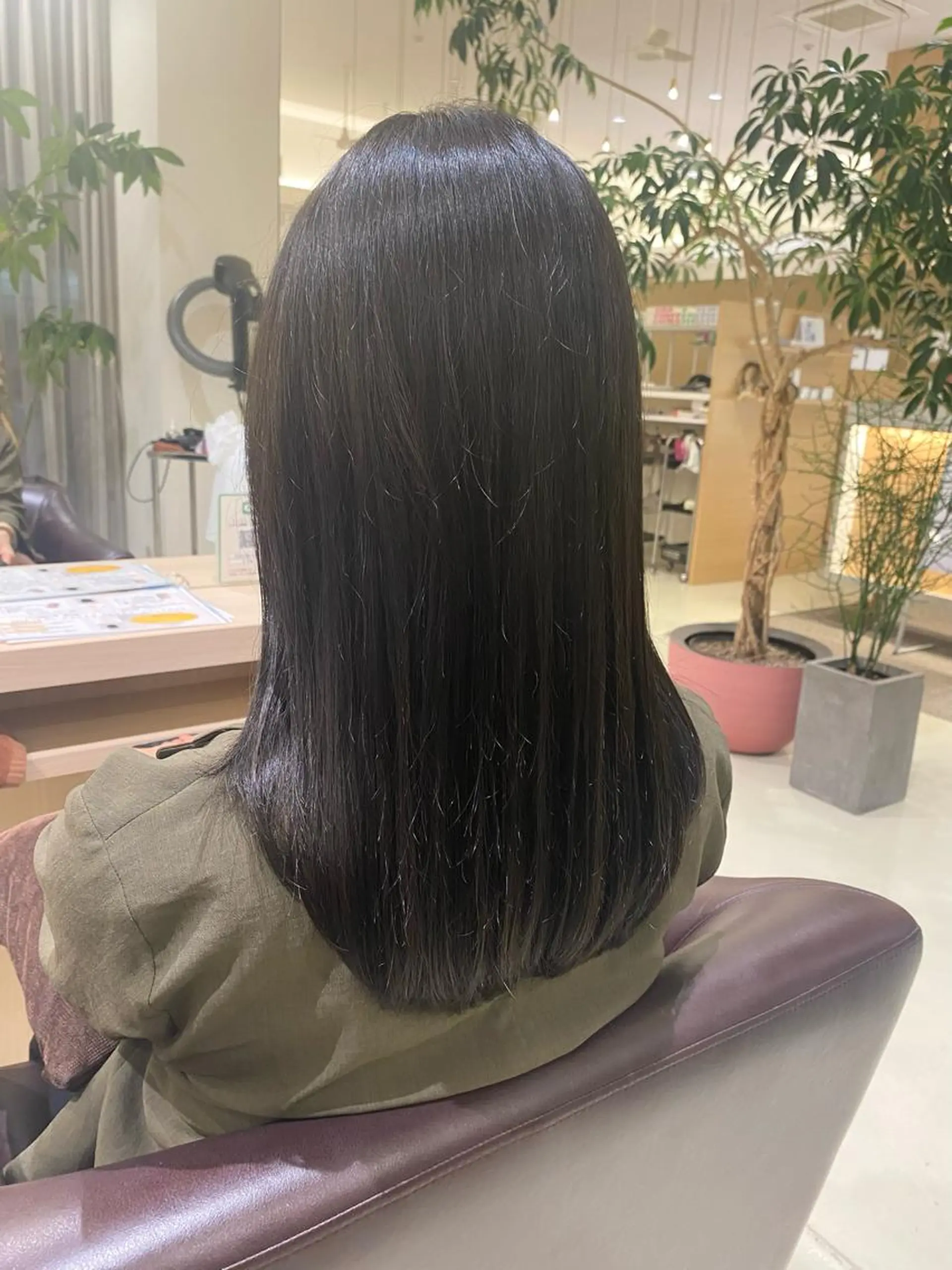 ロング カラー オリーブカラー カット ヘアカラー みやび🫧髪質改善 🫧透明感カラー🫧のヘアスタイル